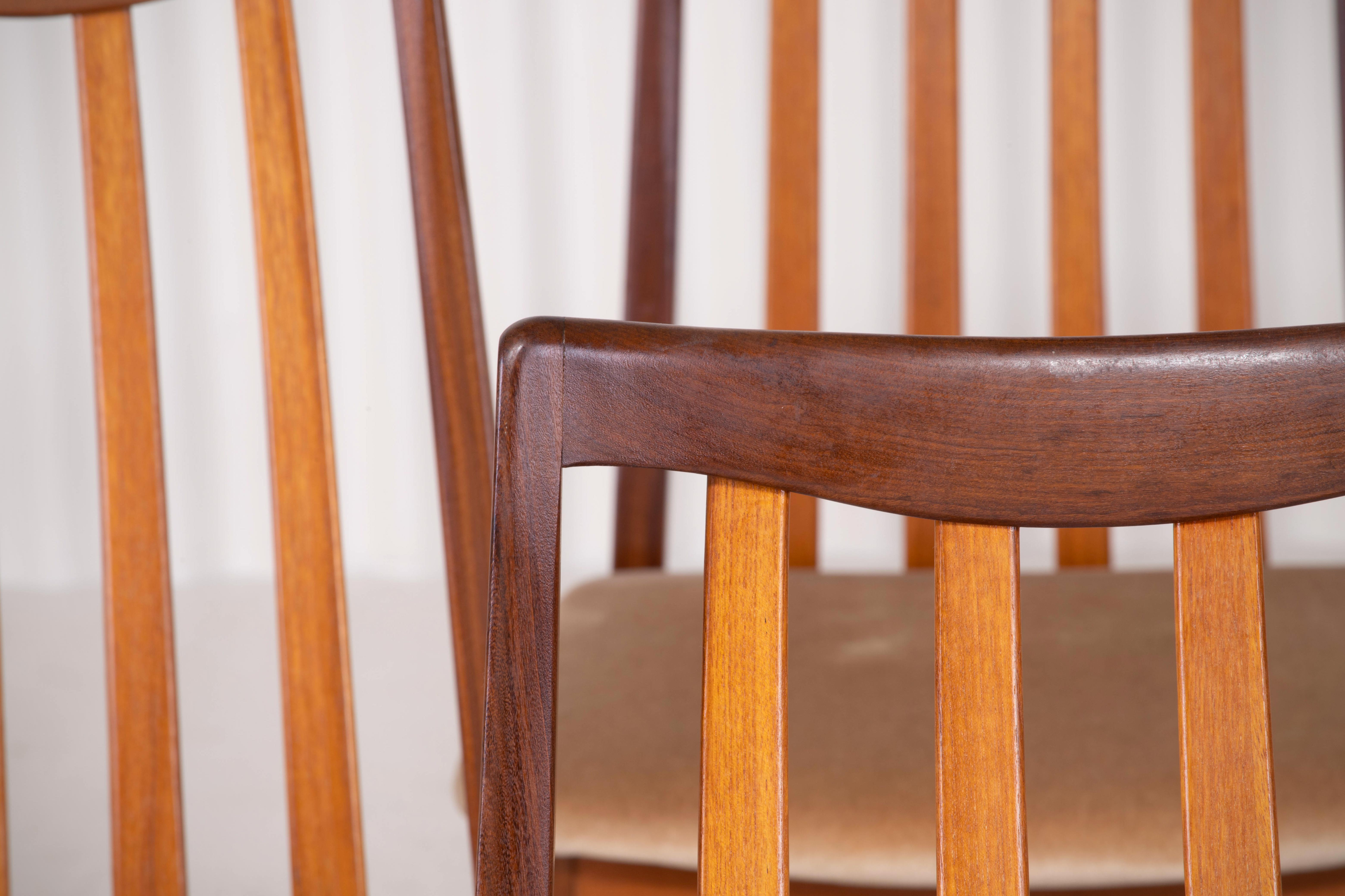 Série de 6 chaises scandinaves vintage