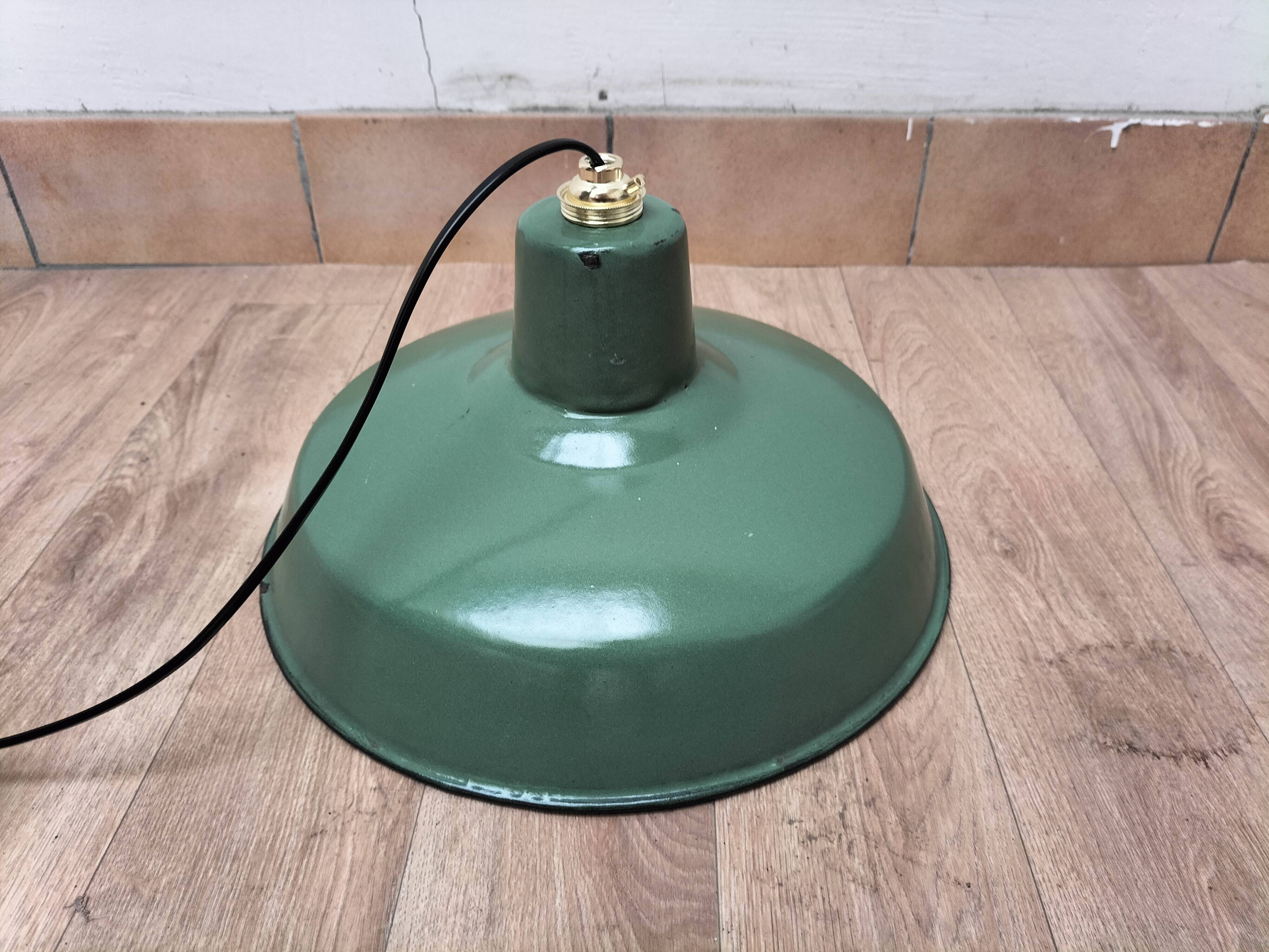 Enamelled sheet metal suspension