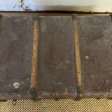 Malle vintage en bois et cuir, St Hubert Paris