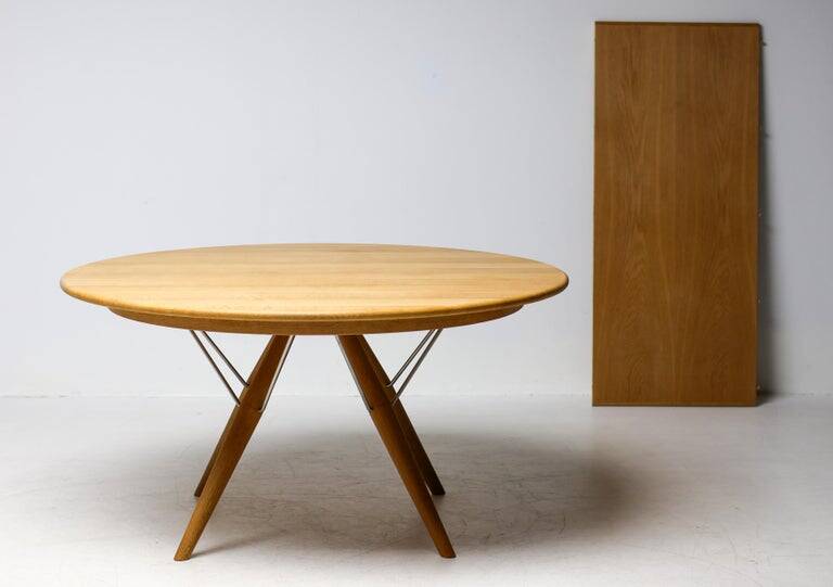 Table à manger extensible PP75 de Hans J. Wegner en chêne