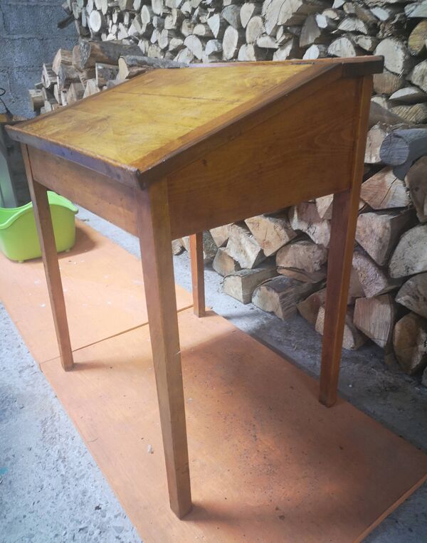 Bureau, pupitre ancien d écolier