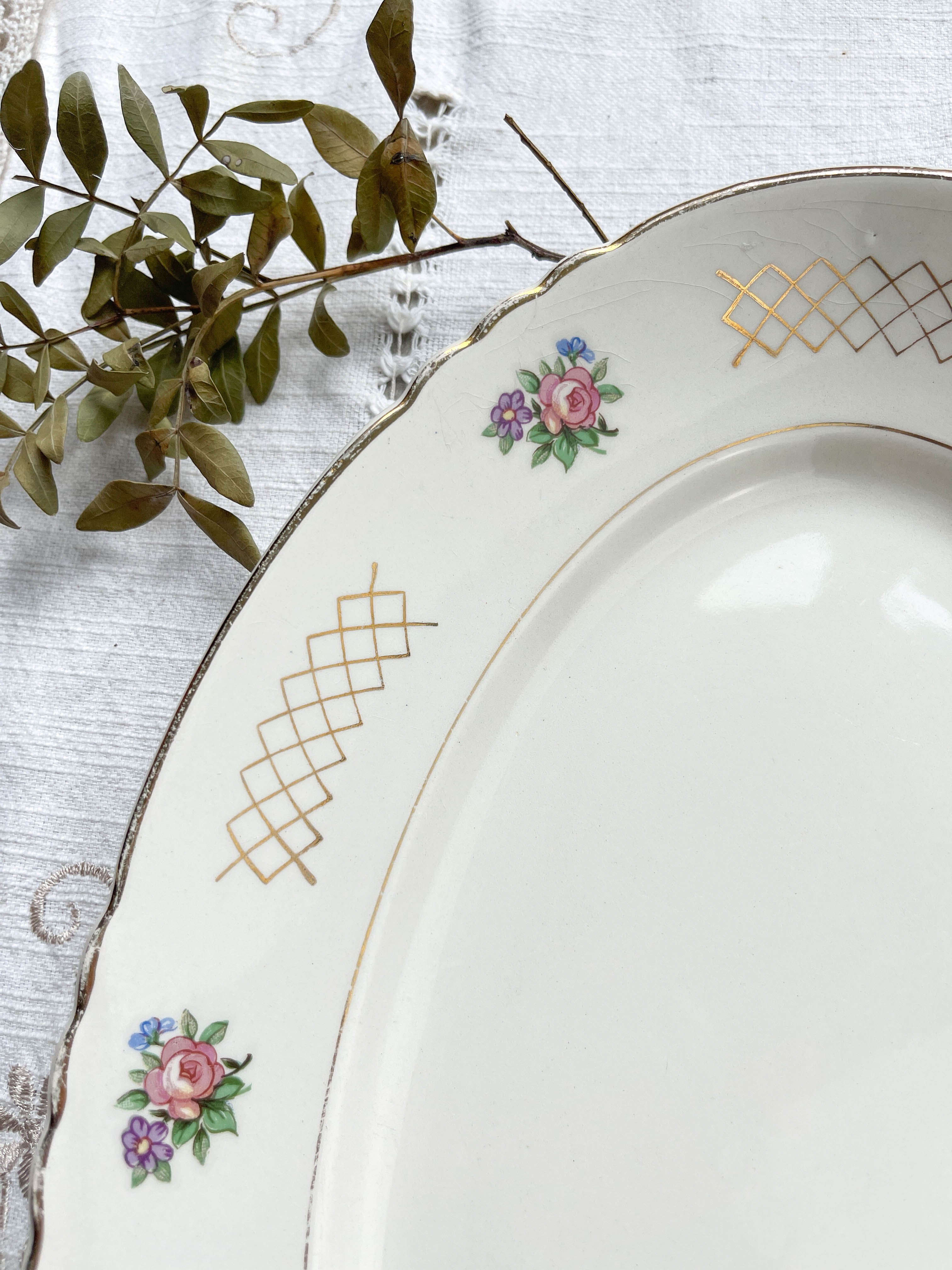 Vintage oval dish in flowered earthenware Moulin des Loups model "Cordoba"