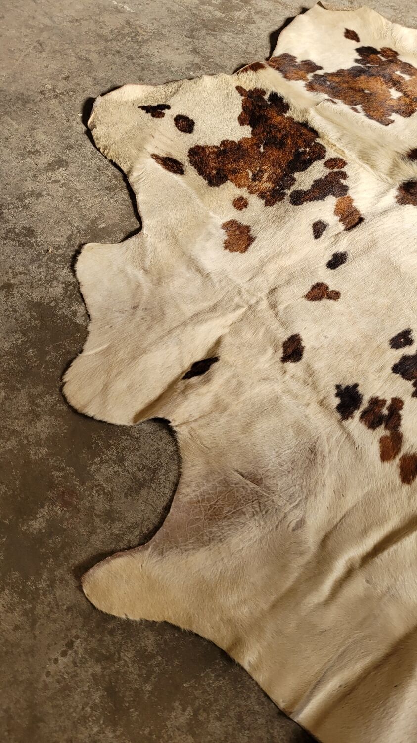 Vintage cowhide carpet 1970 2m30x1m90