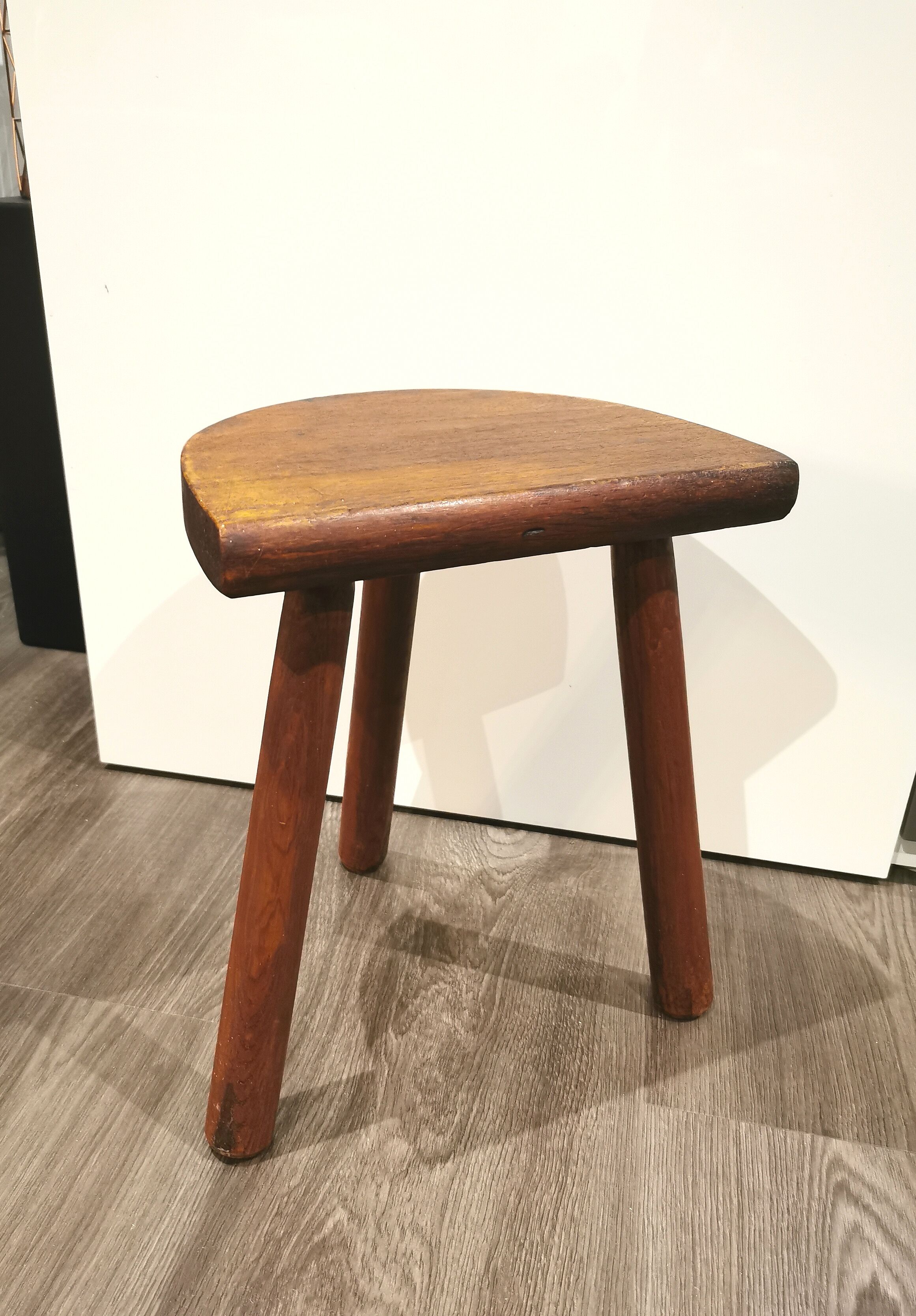 Tripod stool