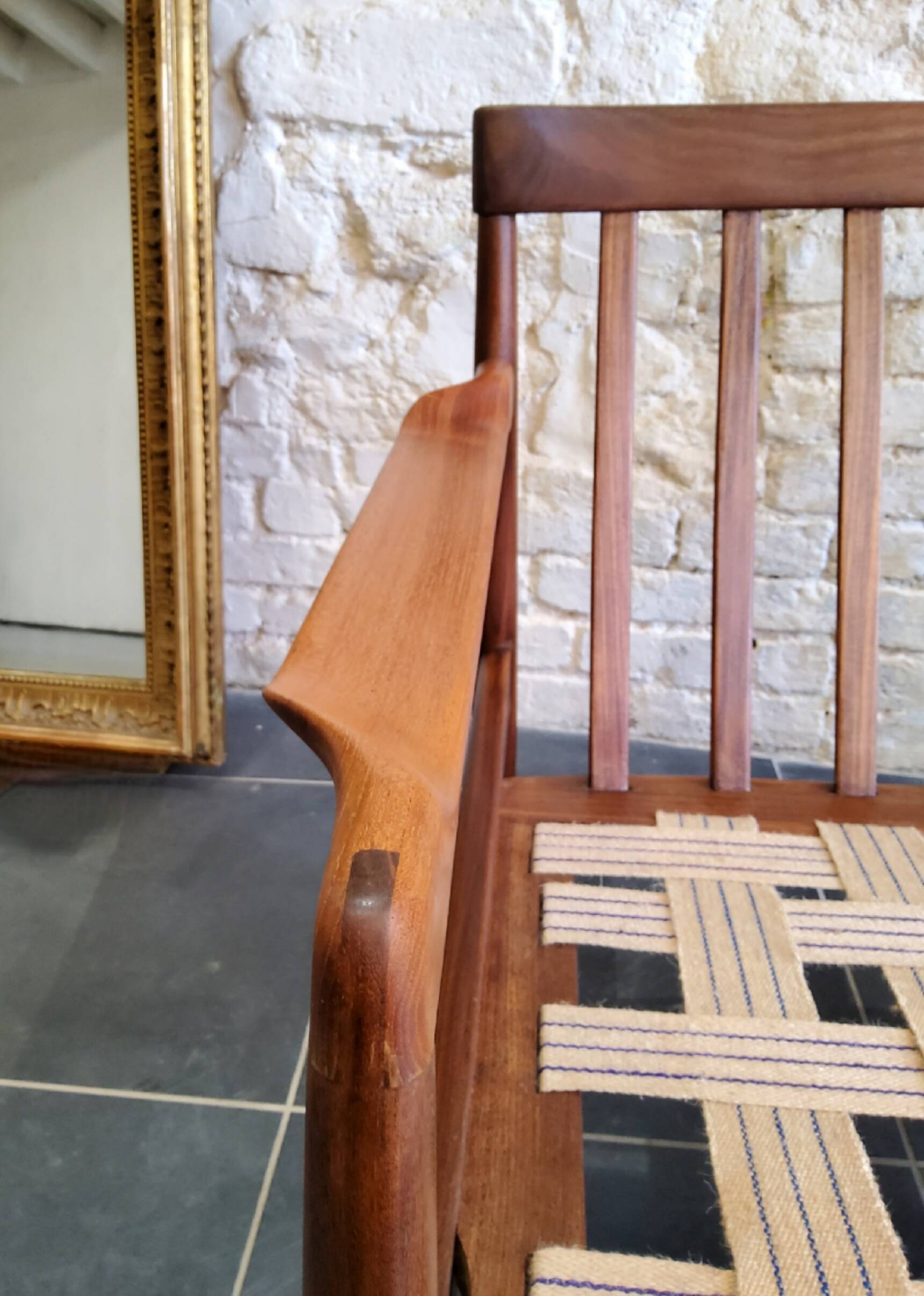 Vintage Scandinavian 3-seater canapé in solid wood