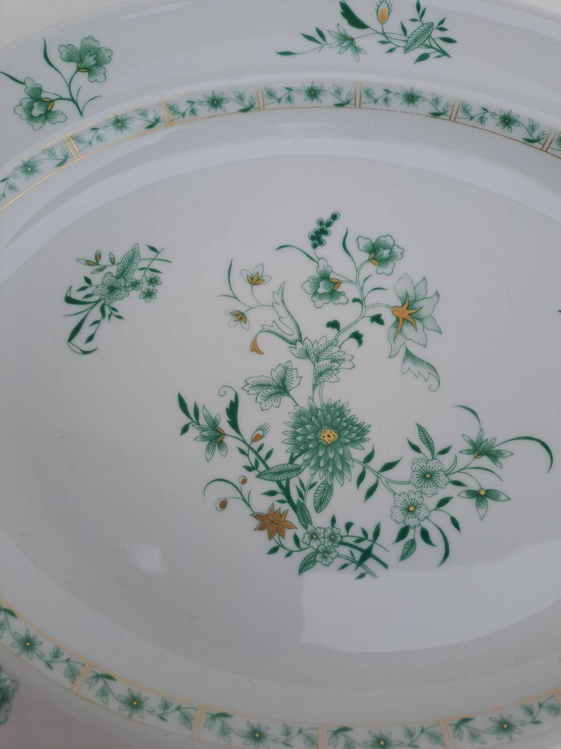 Oval dish in Limoges porcelain Bernardaud model Beijing