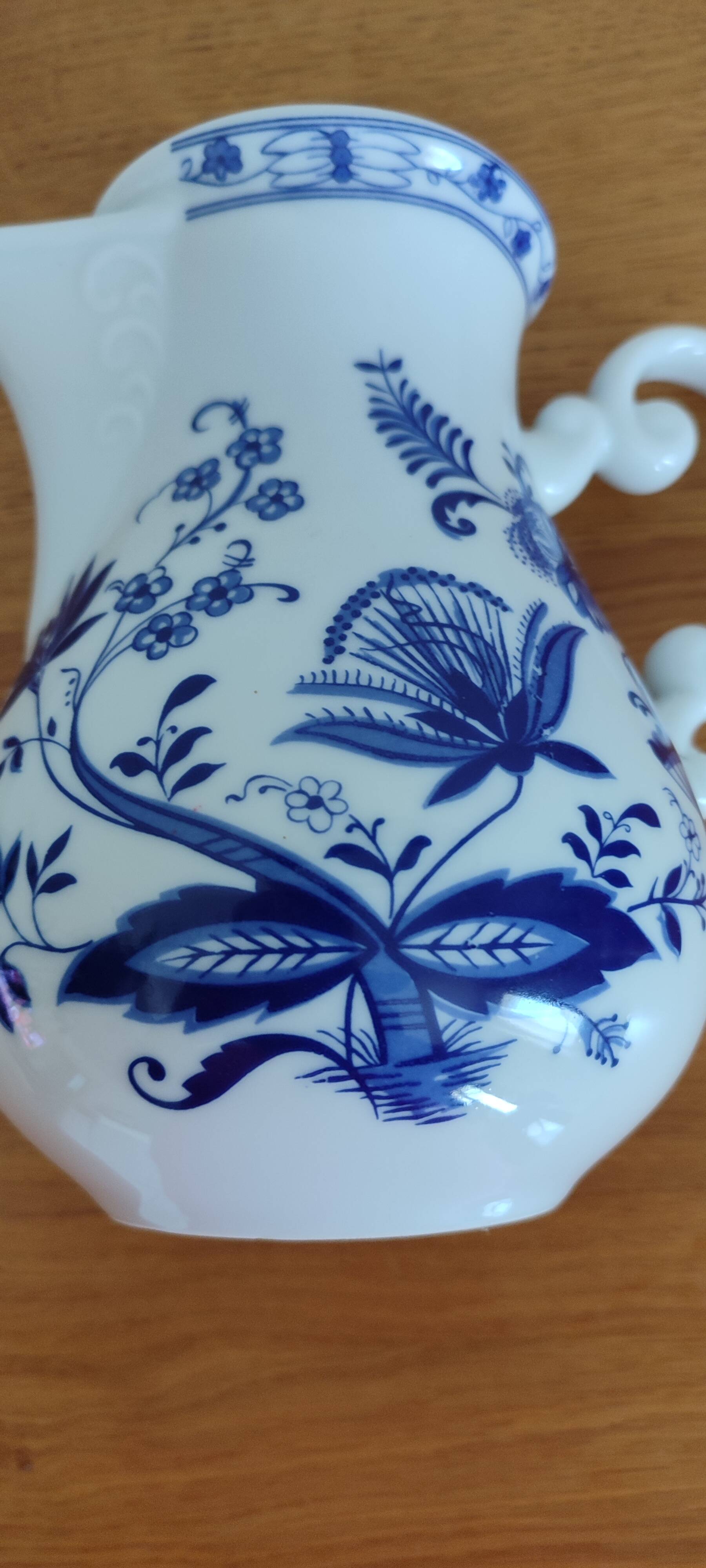 Pichet porcelaine