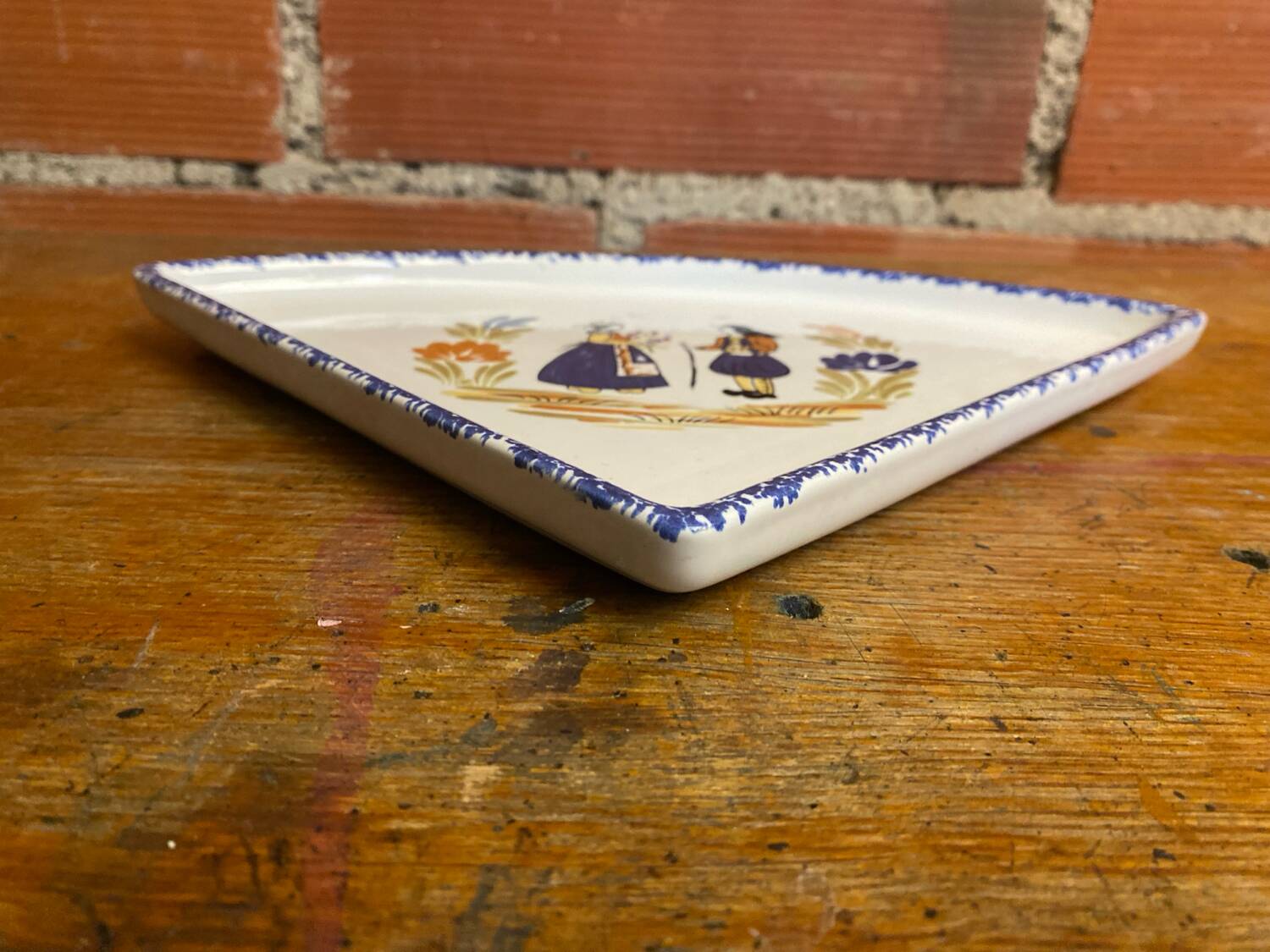 Set of 4 white ceramic crepe plates with vintage Quimper decor