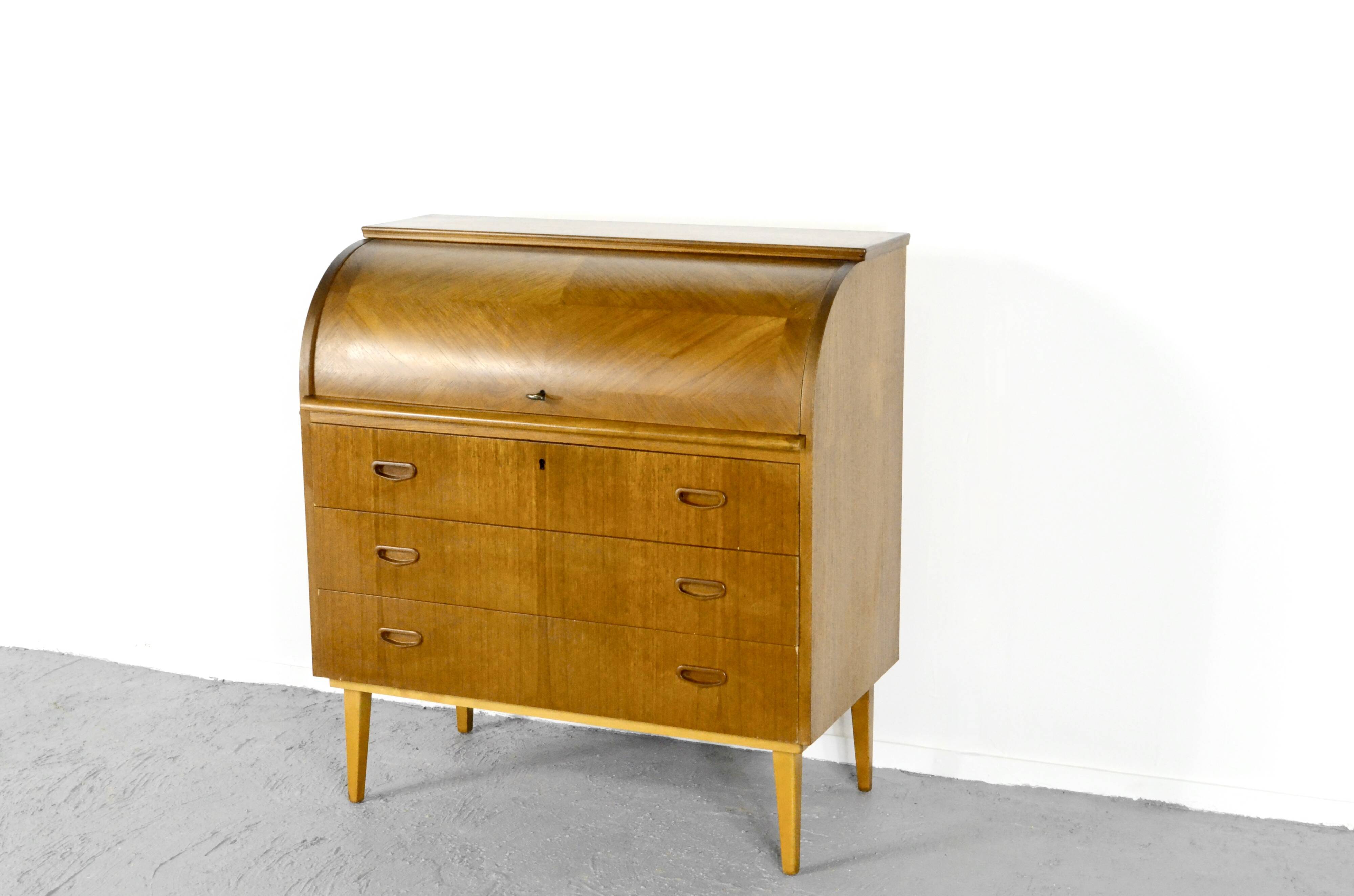 Bureau / bureau suédois en teck à plateau roulant du milieu du Secle