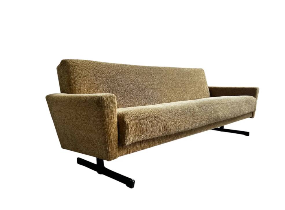 Vintage daybed/sofa bed or sofa