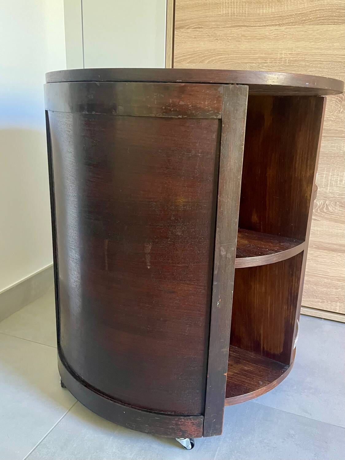 Art Deco rotating round bar in two-tone wood