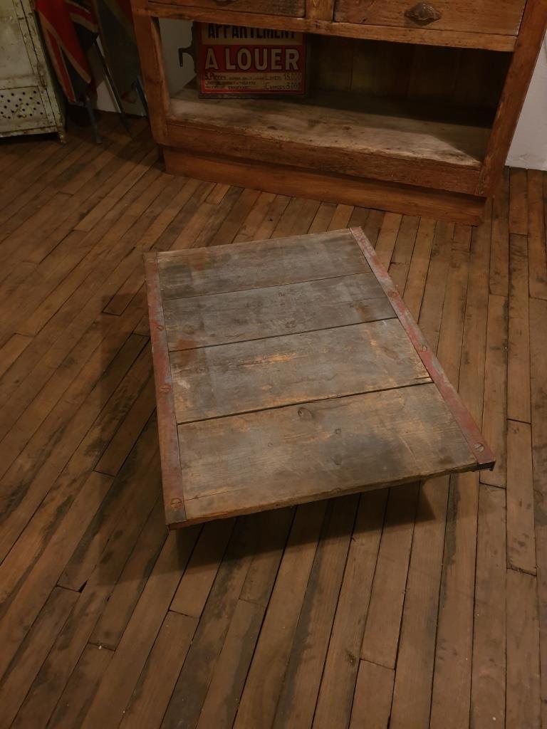 Factory pallet coffee table industrial table
