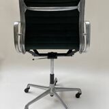 Eames EA 117 office chair