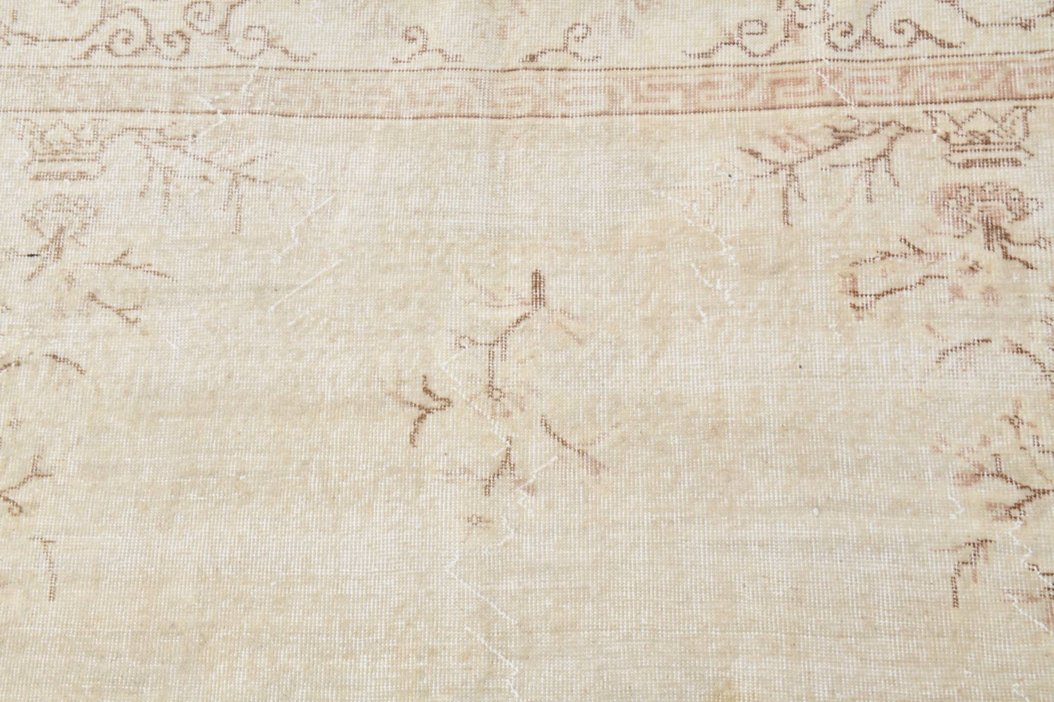 7x10 Cream Beige Oversize Vintage Rug, 209x311Cm