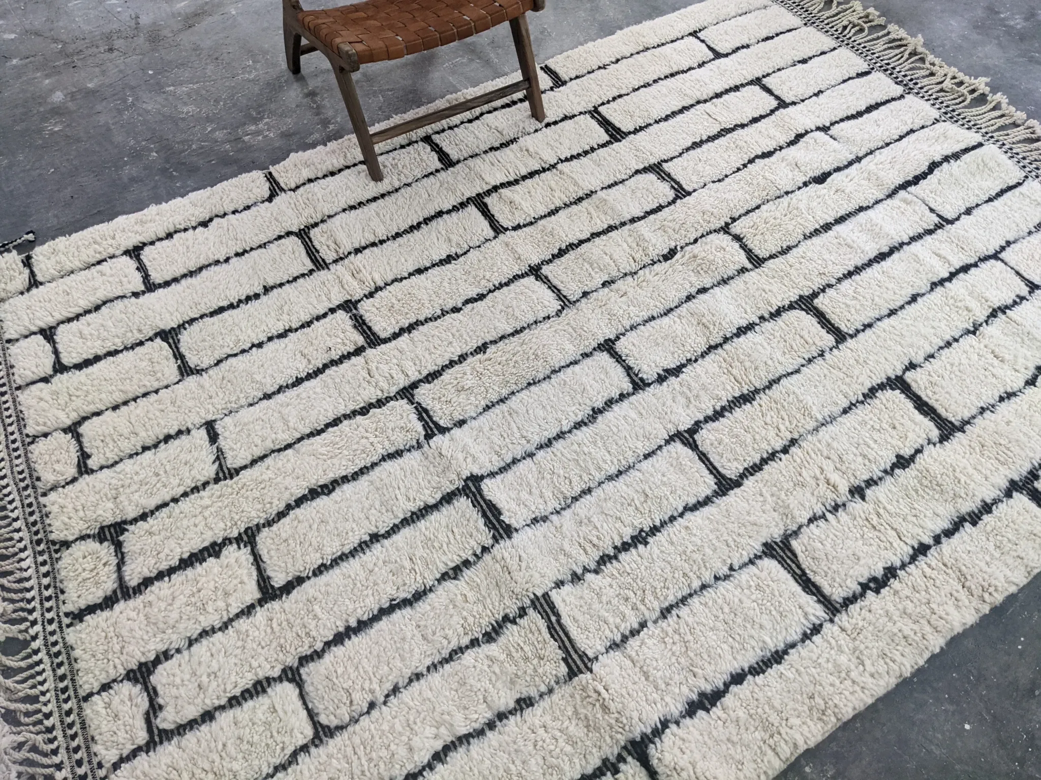 Large Beni Ouarain rug, 285 x 215 cm || 9.35 x 7.05 feet, G-339