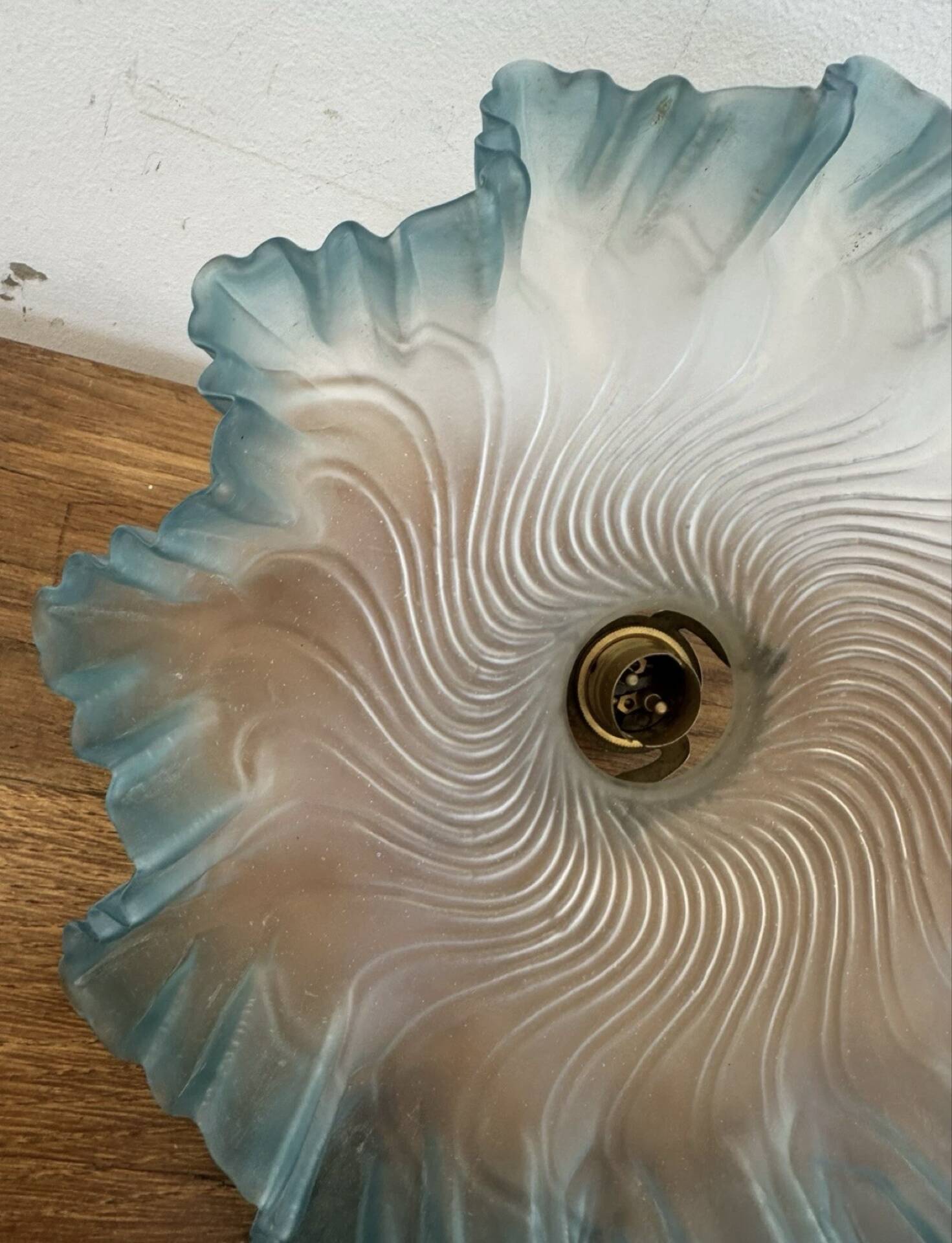 Ancienne Suspension abat jour dentelle verre plissé bleu griffe +douil
