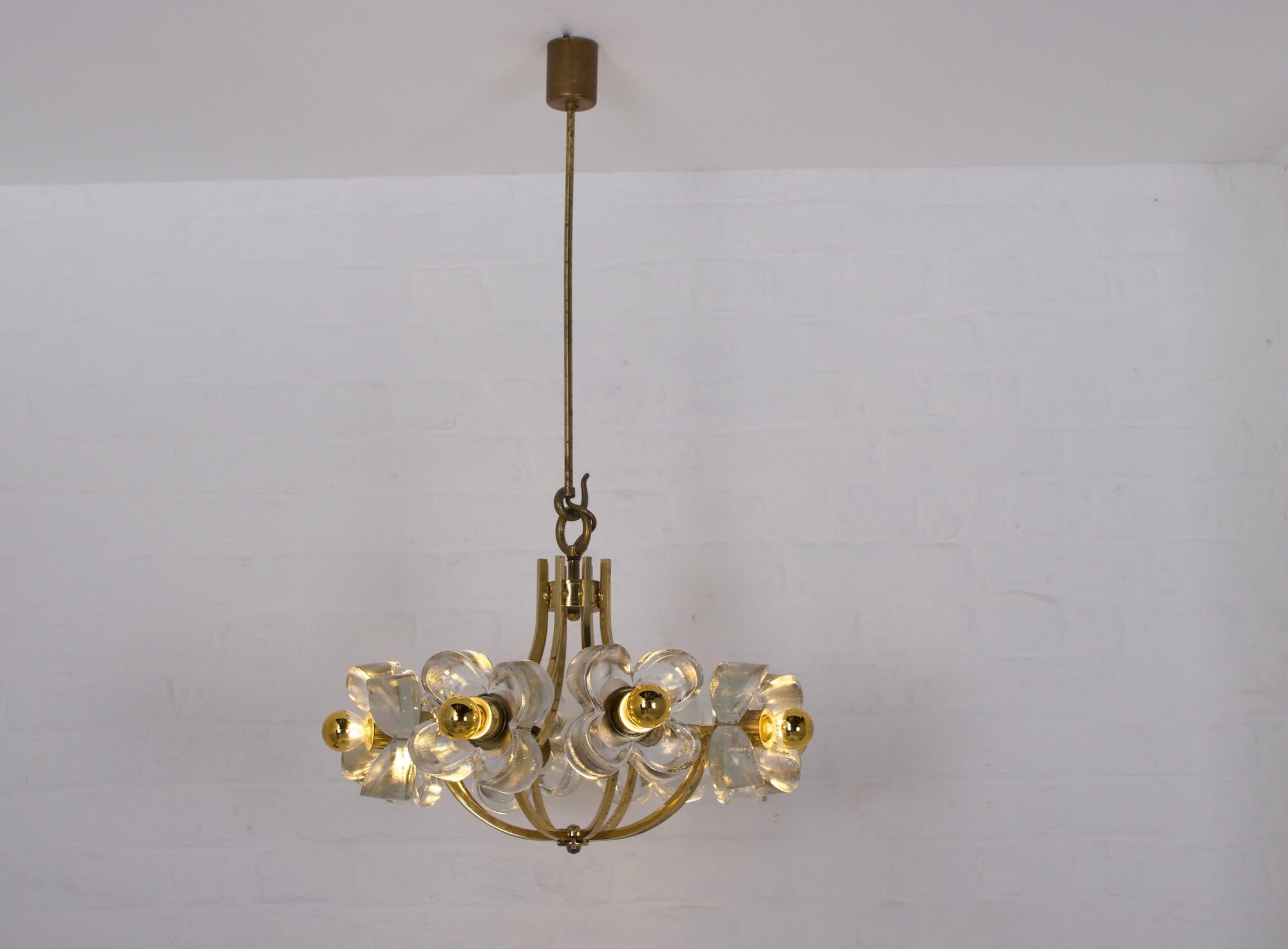 Lustre en laiton & fleurs Simon & Schelle.