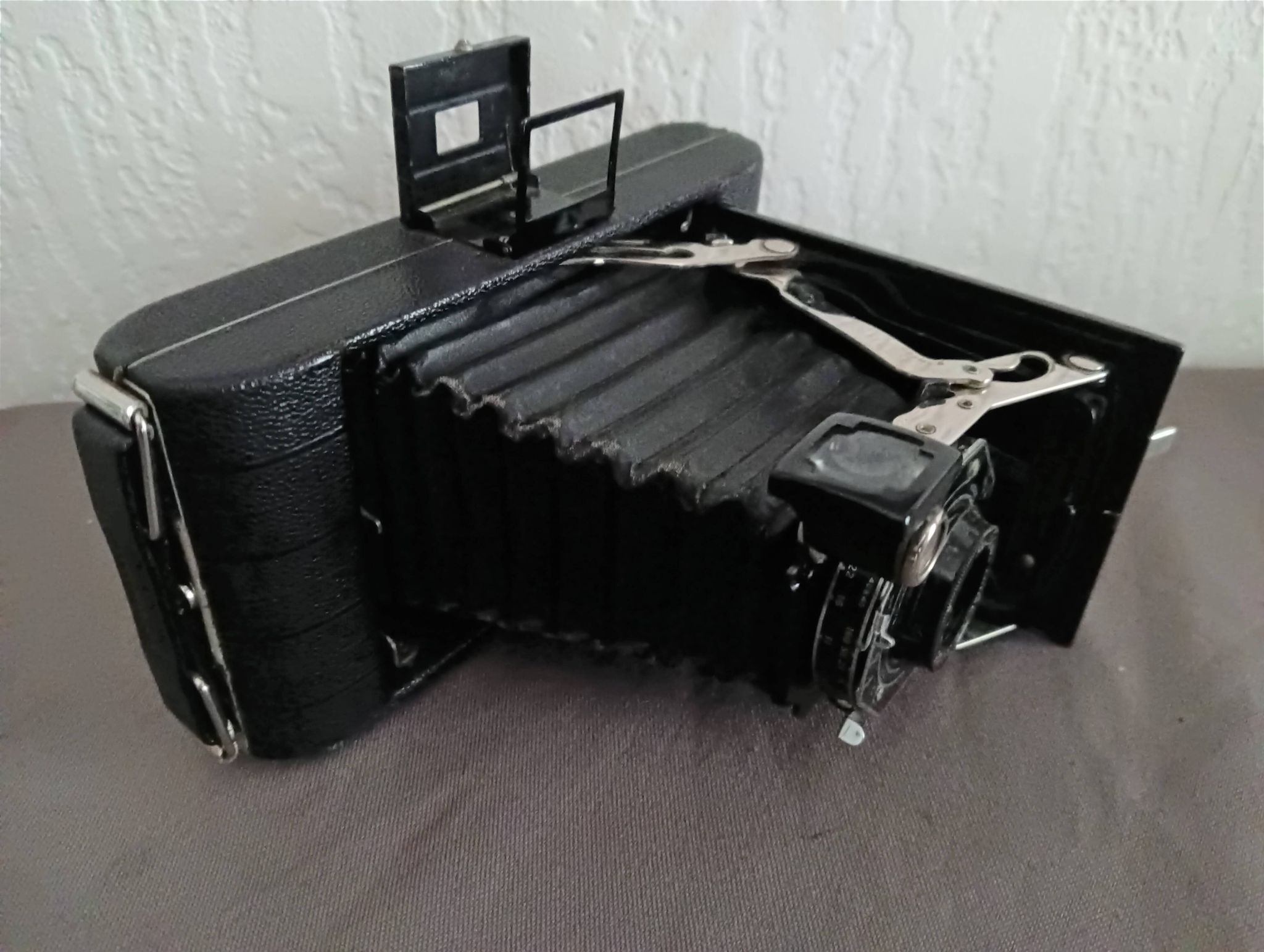 Bellows camera " KODAK Junior Six - 20 Series II, Made In USA