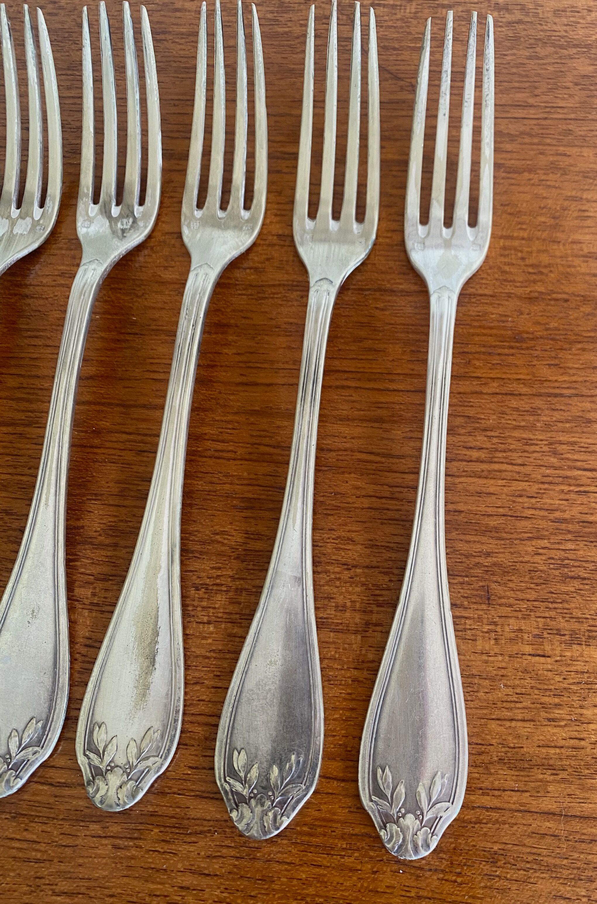 6 fourchettes anciennes en métal argenté