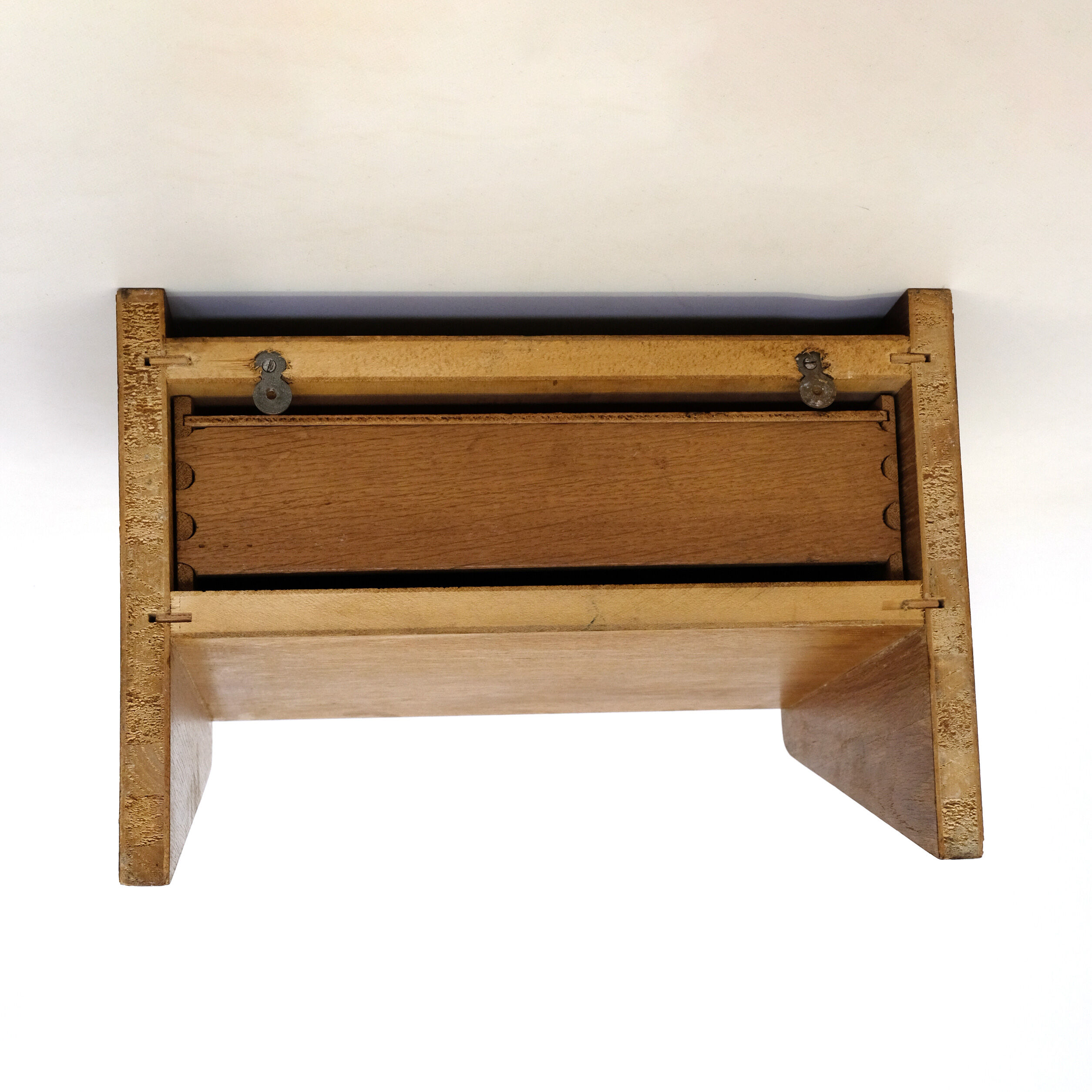 Small bedside to hang from a drawer of the 50s.