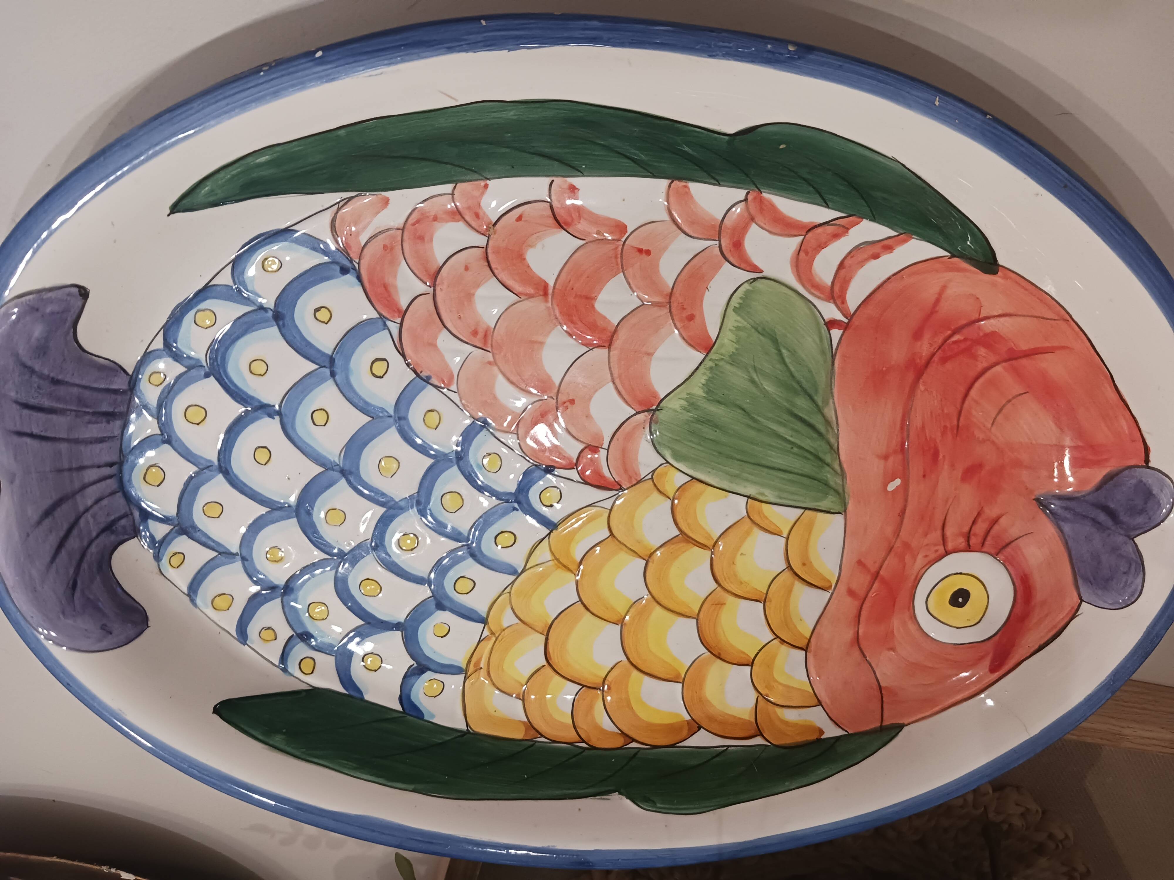 Fish serving dish