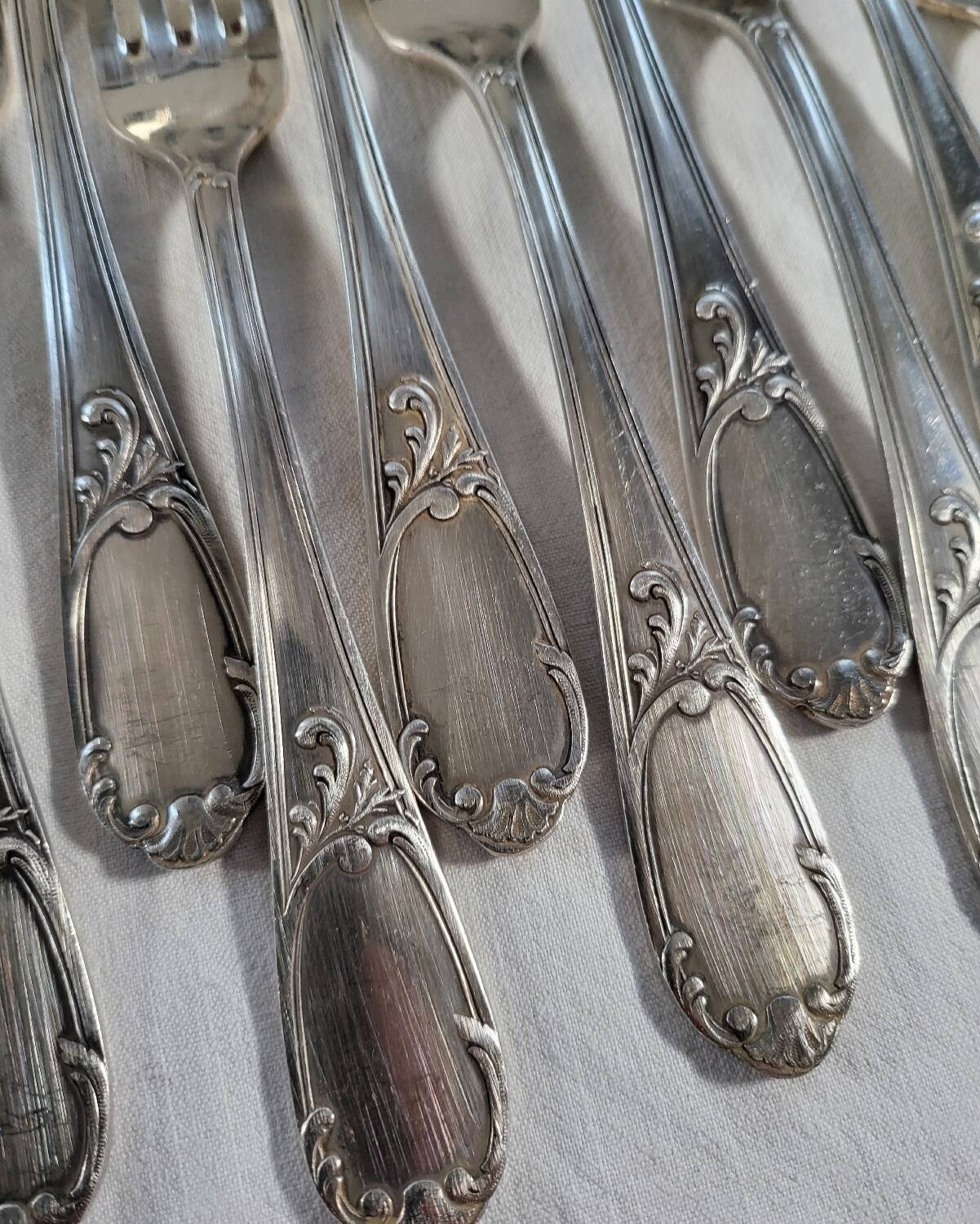 12 SOH Silver Metal Table Forks