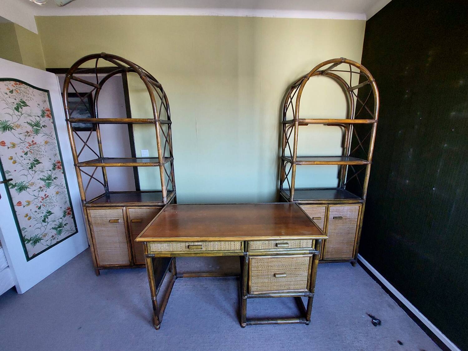 Many libraries and rattan desks.