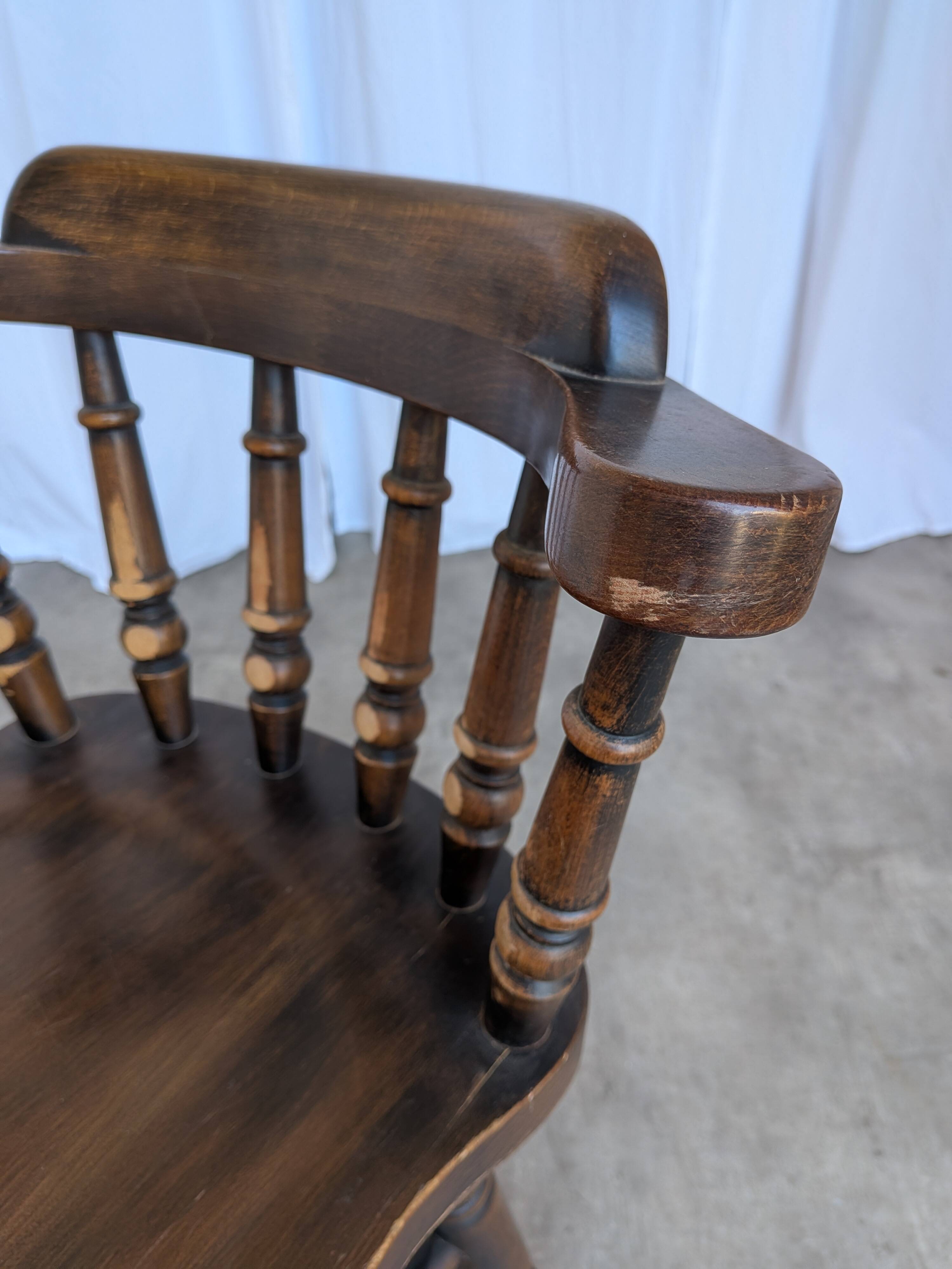 Chaise de bar en bois sculpté vintage : tabouret haut de ferme des années 1970