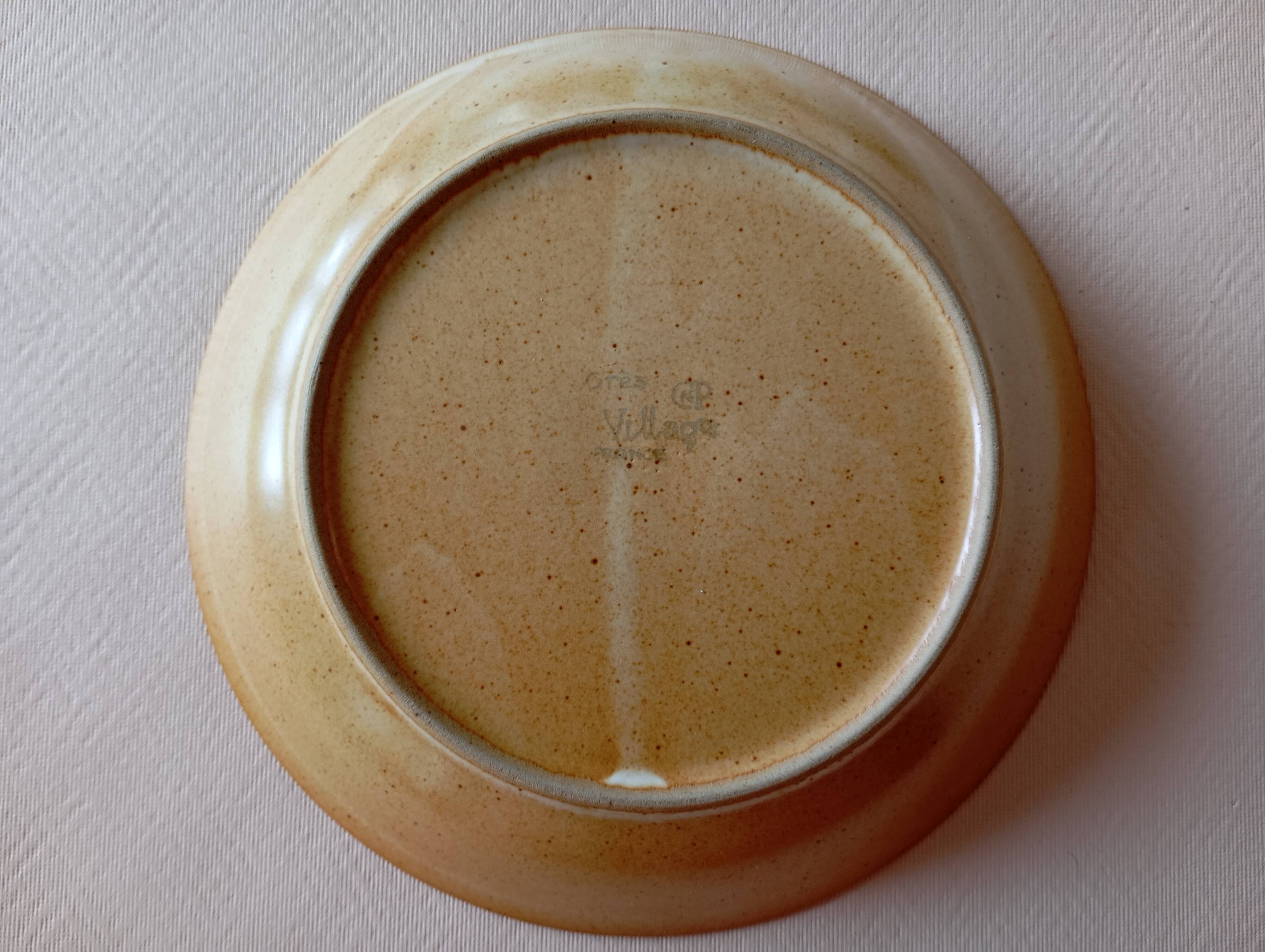 6 CNP Village stoneware skullcap plates