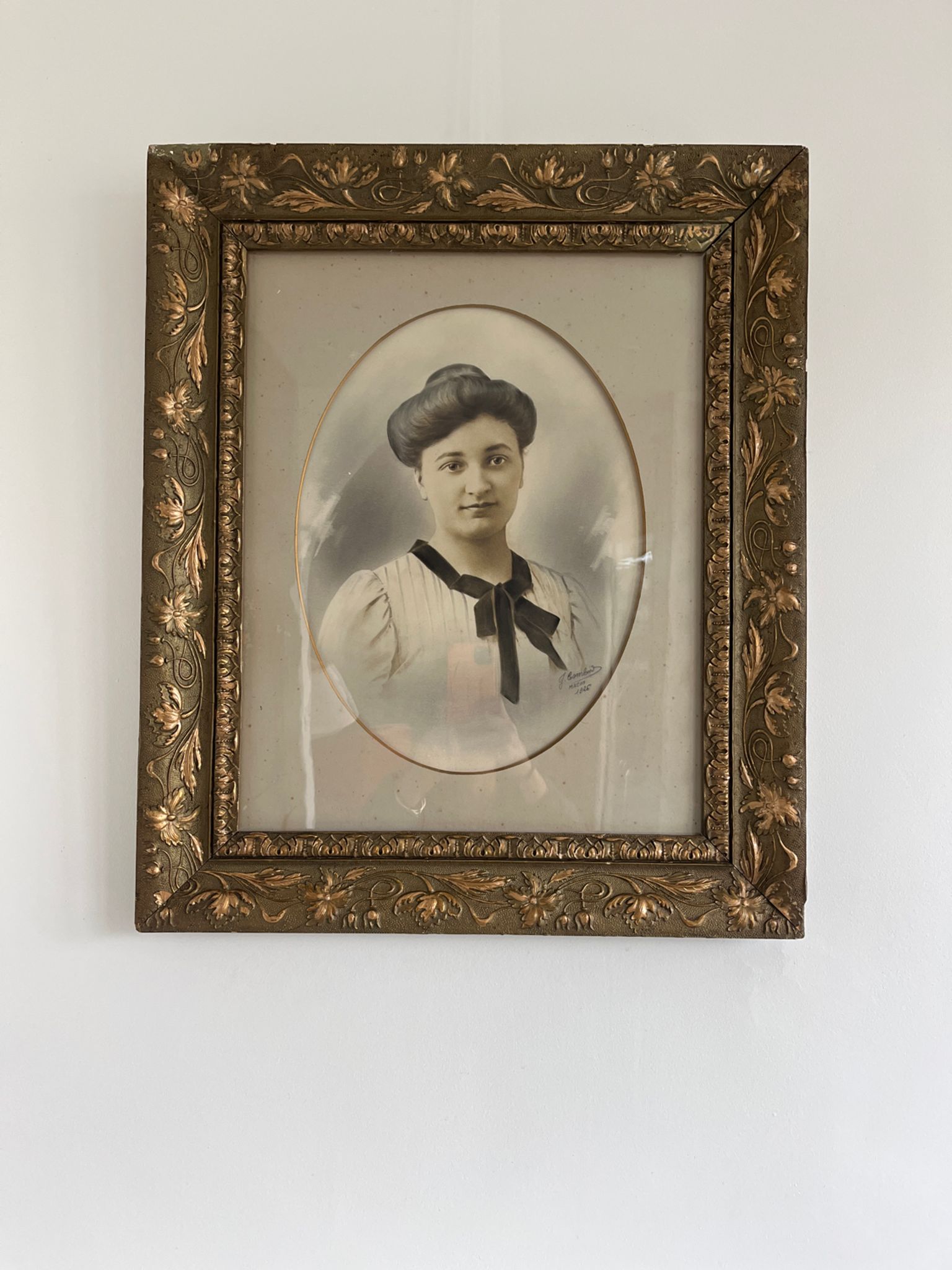 Portrait young woman photo 1926 in 1900 art nouveau frame