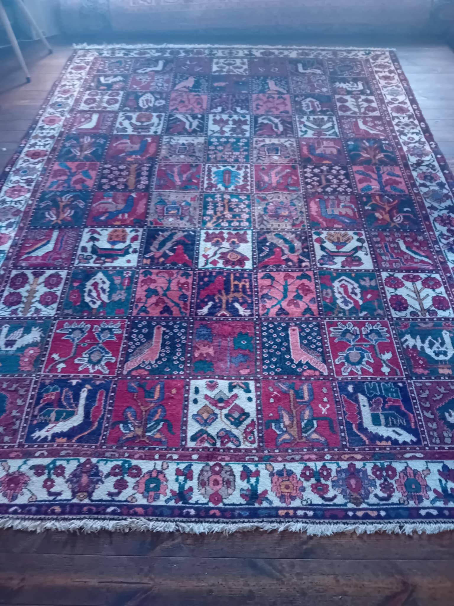 Handmade Persian Bachtiar Rug 304x213cm