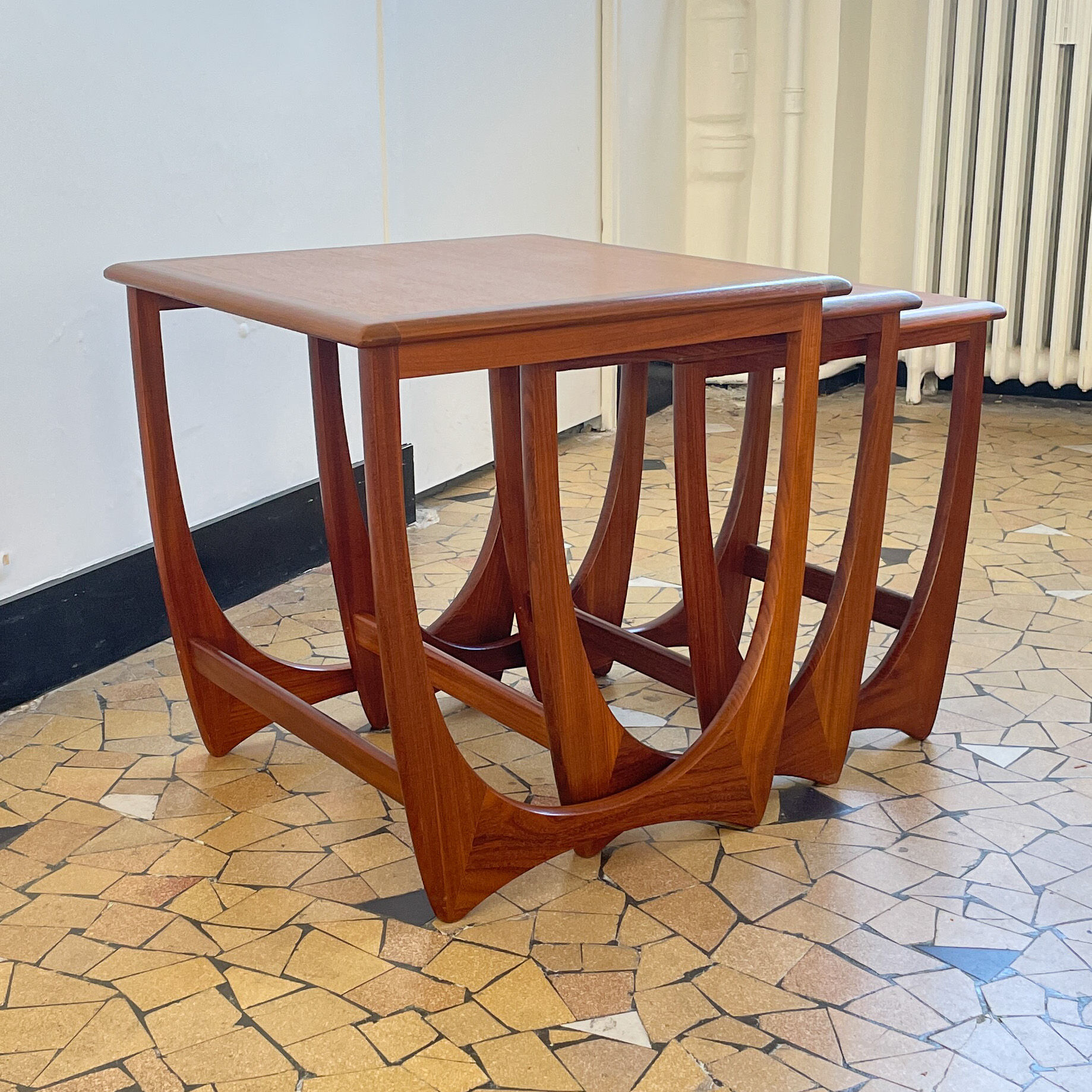 Teak trundle coffee table