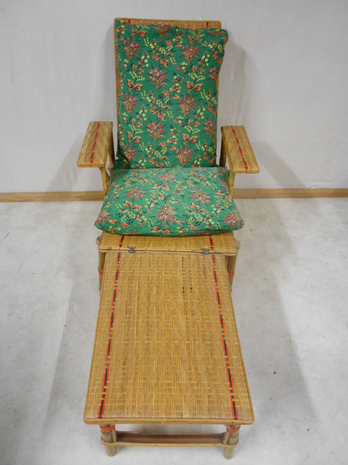 Wicker and rattan lounger