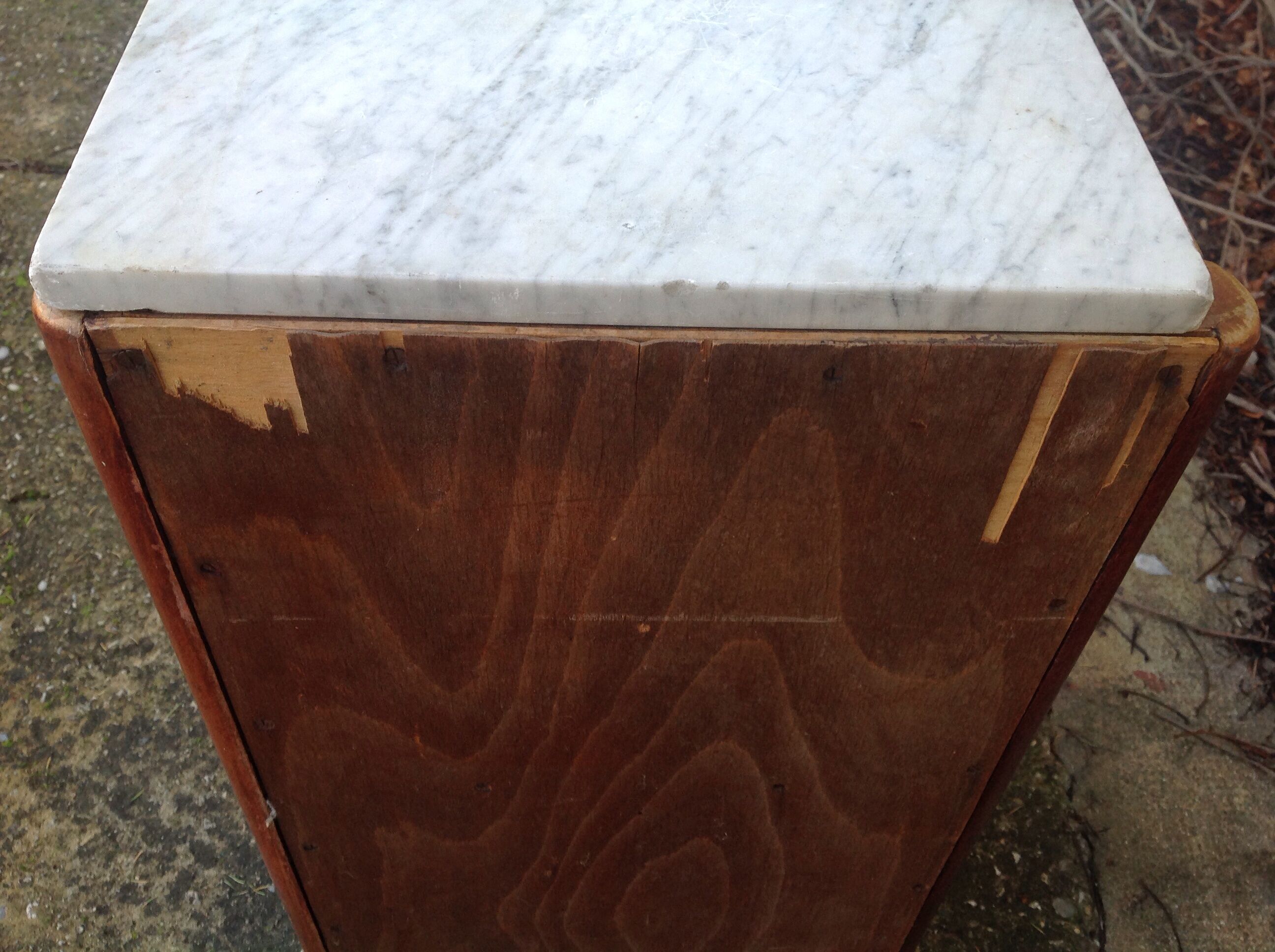 Pair of nightstands Thonet 1900