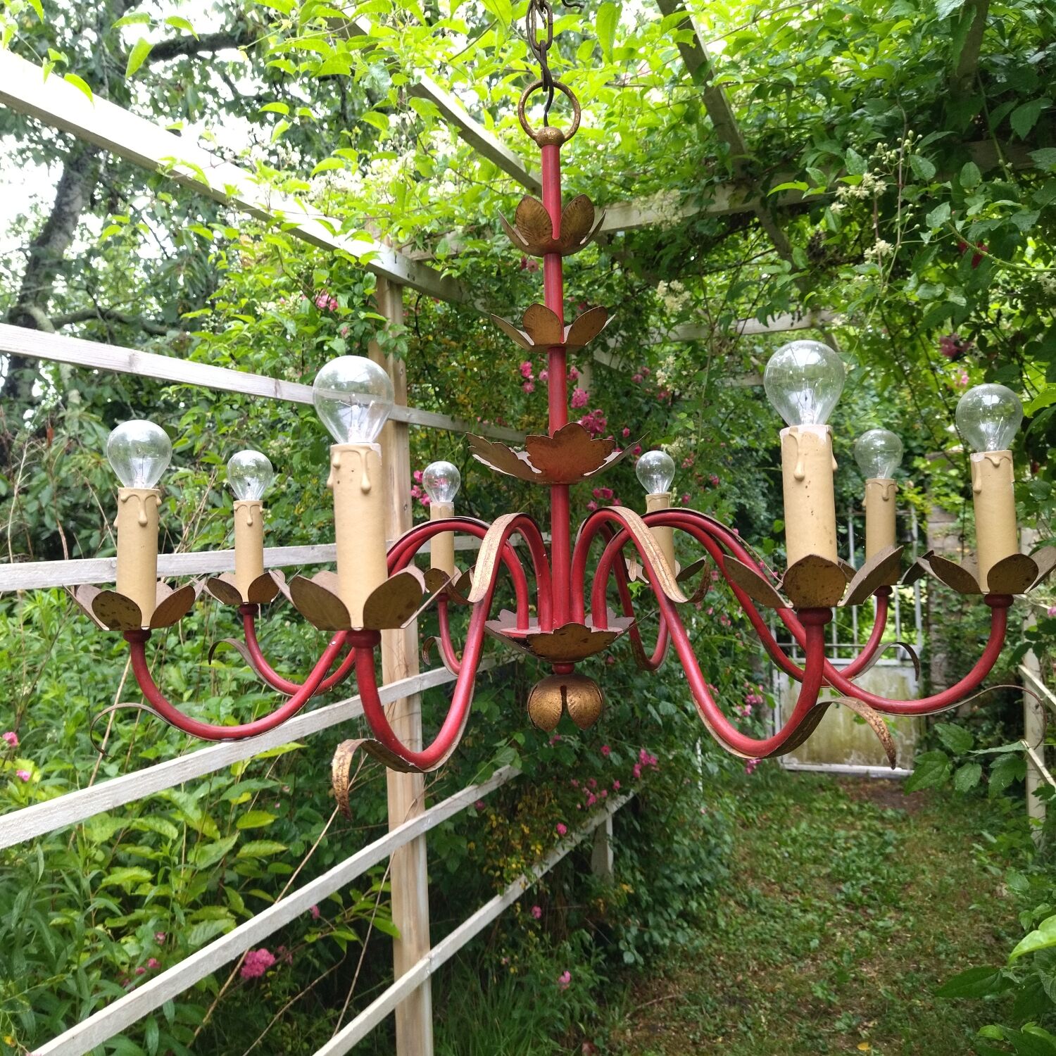 Chandelier gilded sheet metal masca Italy 60s Hollywood regency