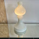 Lampe Opaline blanche forme de pion d’echec, Vintage