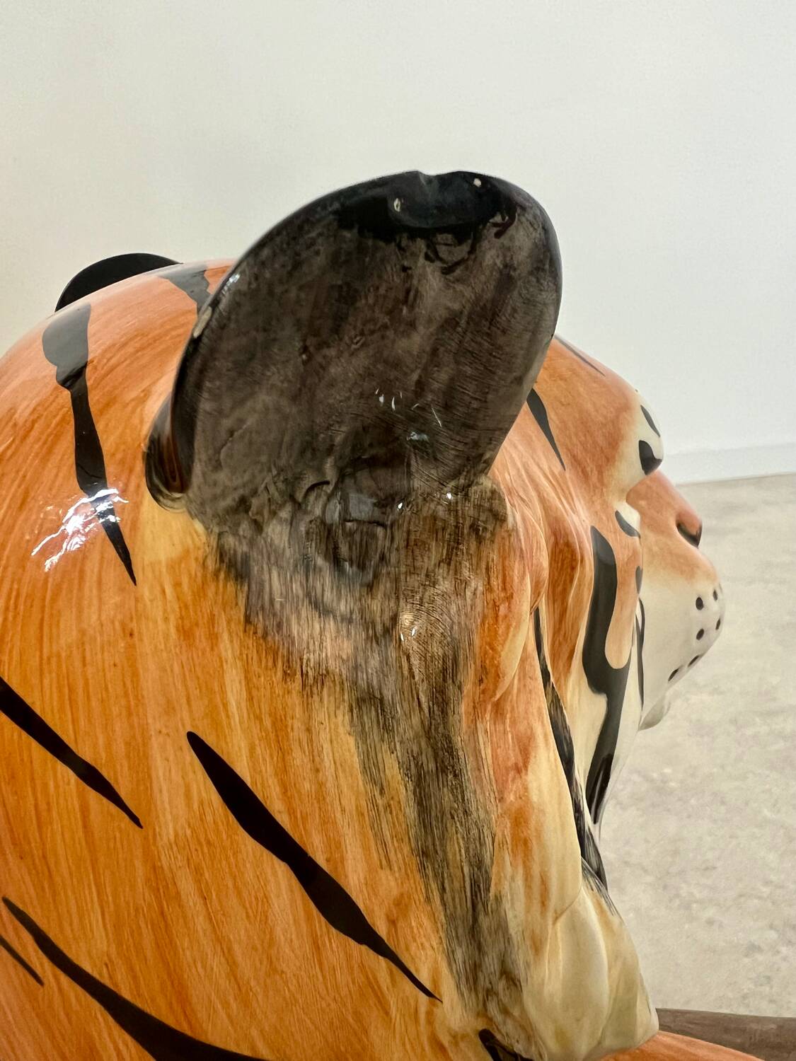 Old vintage ceramic tiger 70s Italian design lying position