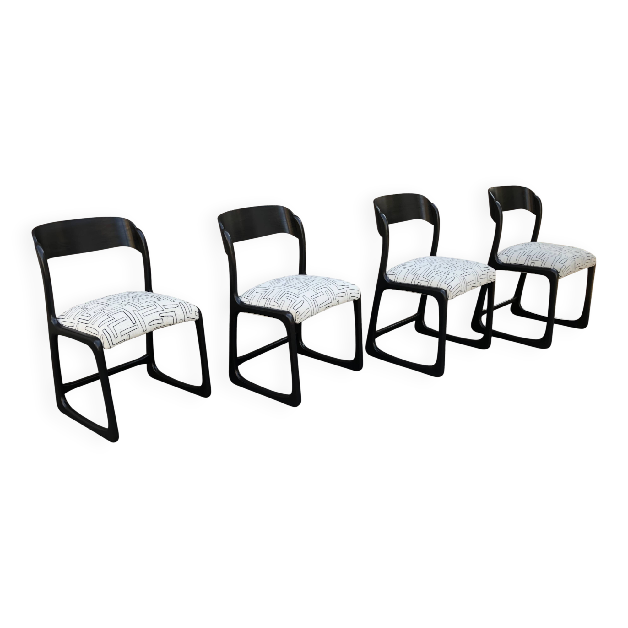 4 chaises Baumann Traîneau