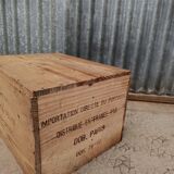 Old wooden crate Porto ADEGA