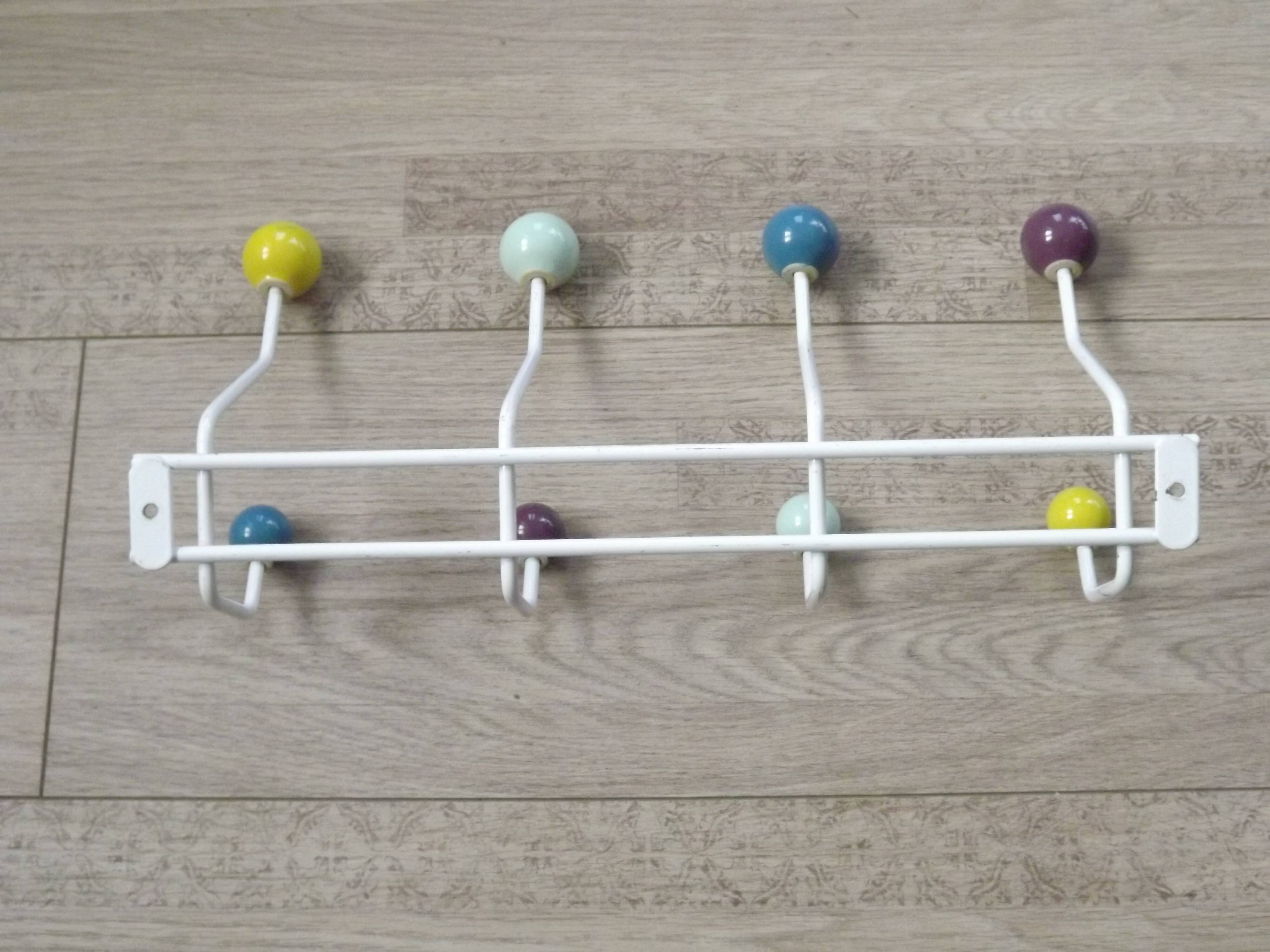 Modern Sputnik Wall Coat/Hat Rack – Space Age Colorful Wall Hanger 5540