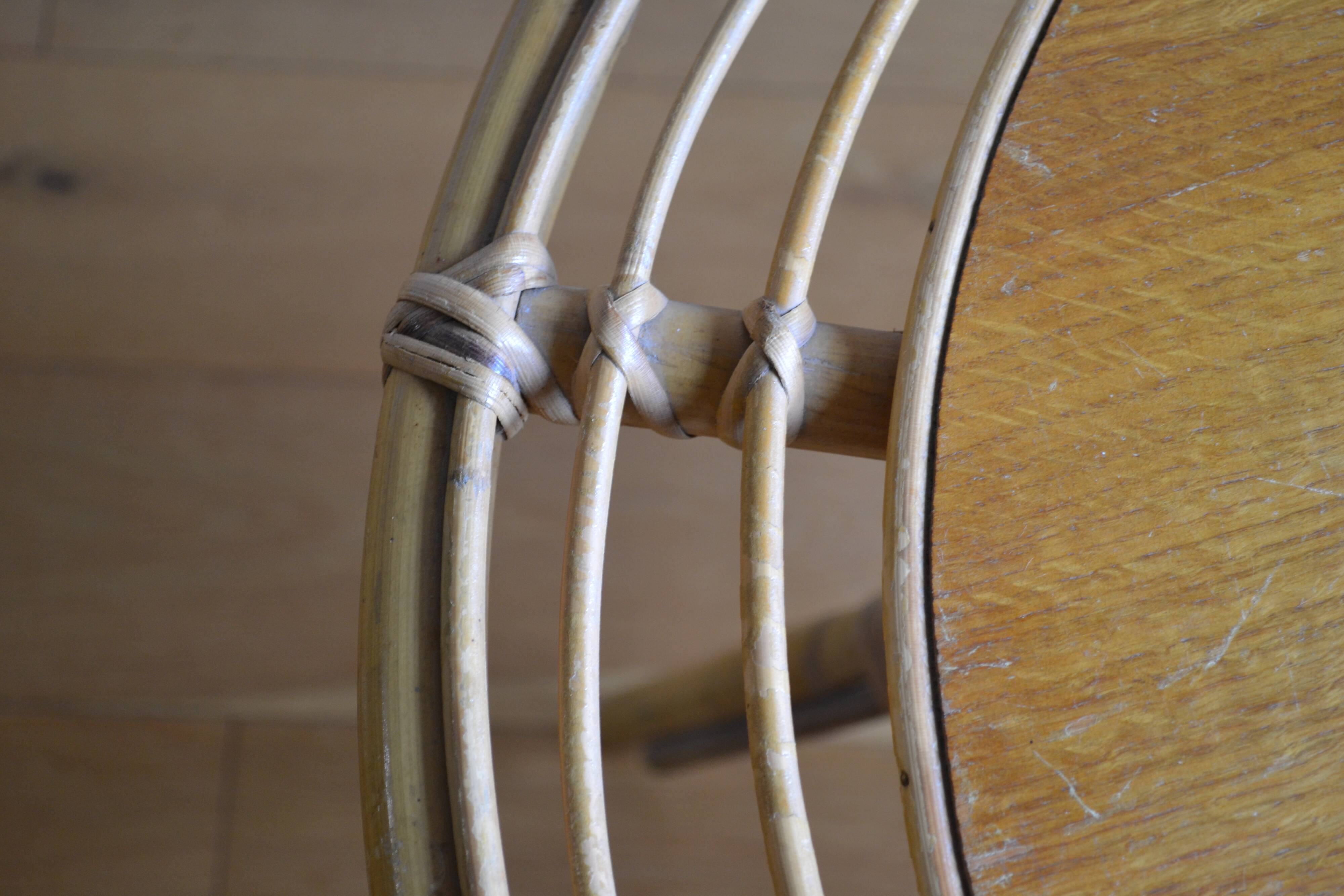 Vintage round rattan coffee table