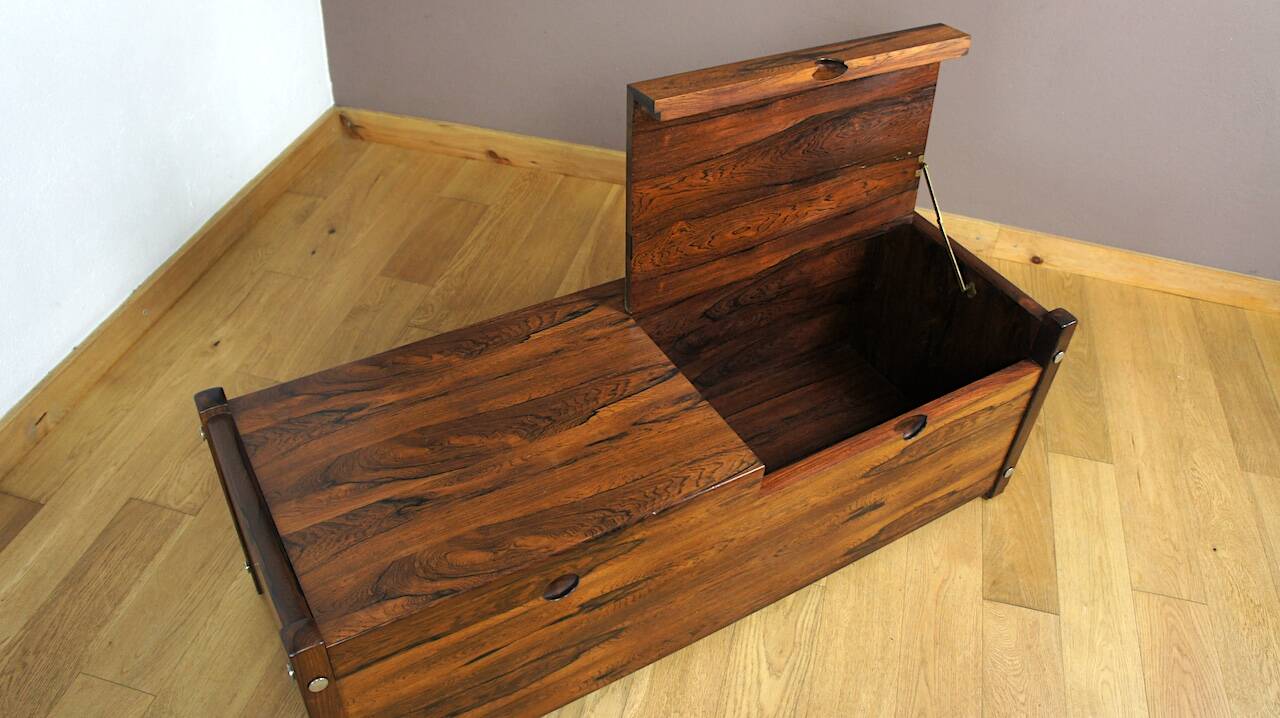 Coffre en Palissandre de Rio Réalisé par Sergio Rodrigues Design Brésilien