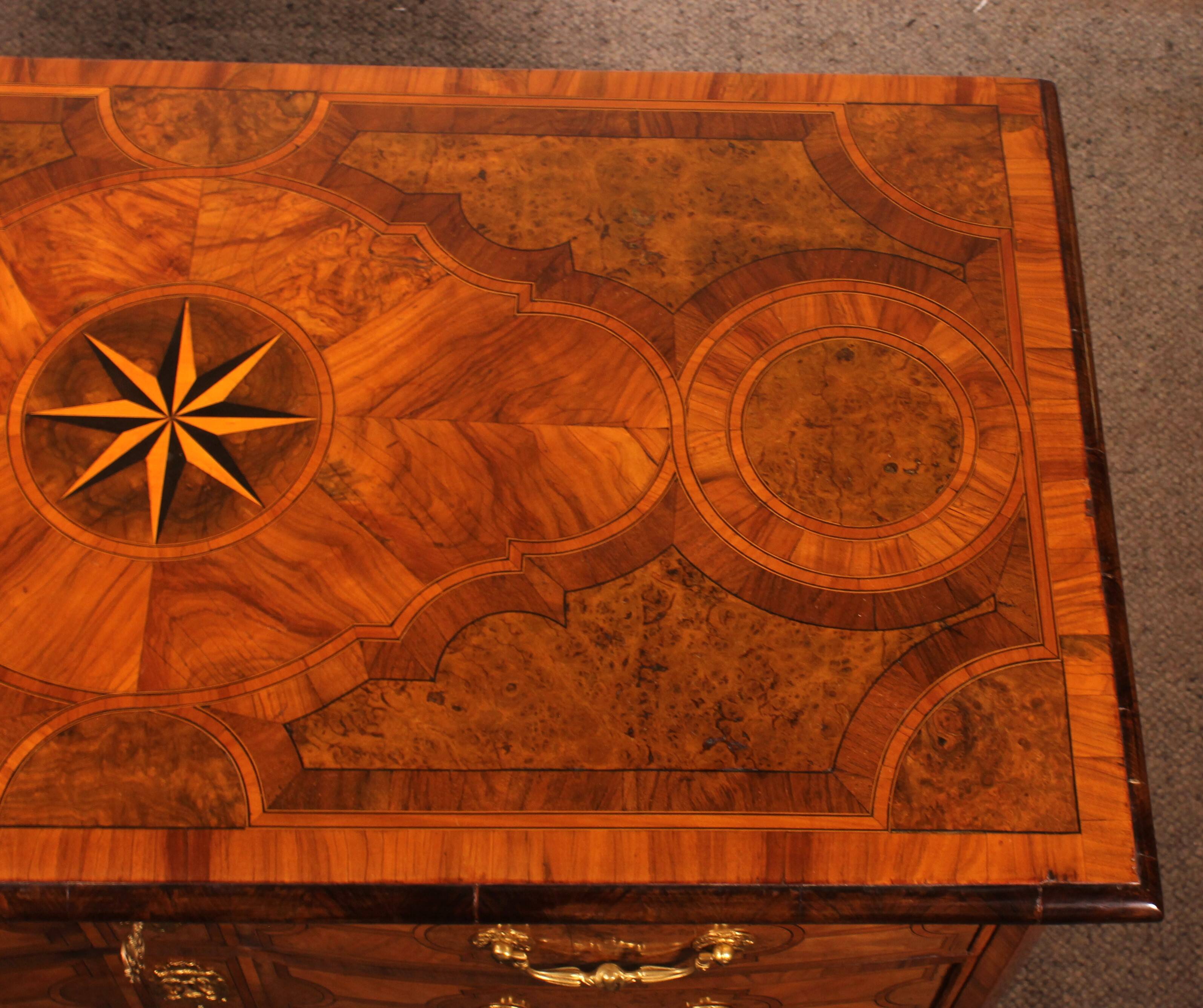 Mazarine chest of drawers from the early 18th century