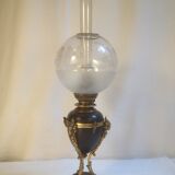 Oil lamp with engraved globe in Napoleon III style