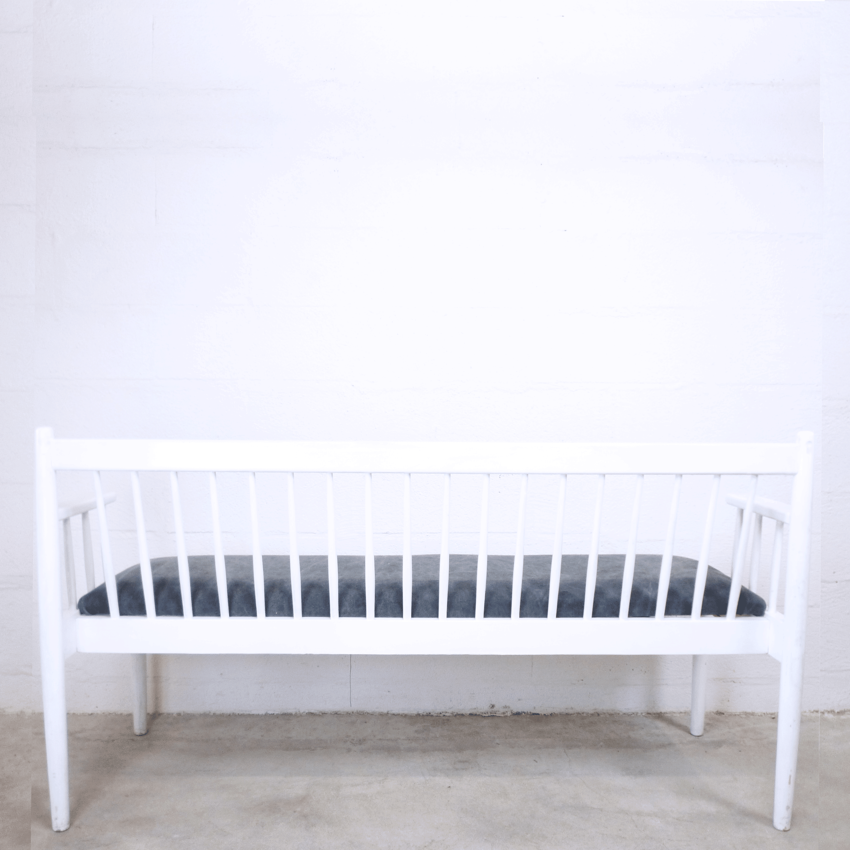 Bench Pinnsoffa, Hagafors stolfabrik, Nässjö