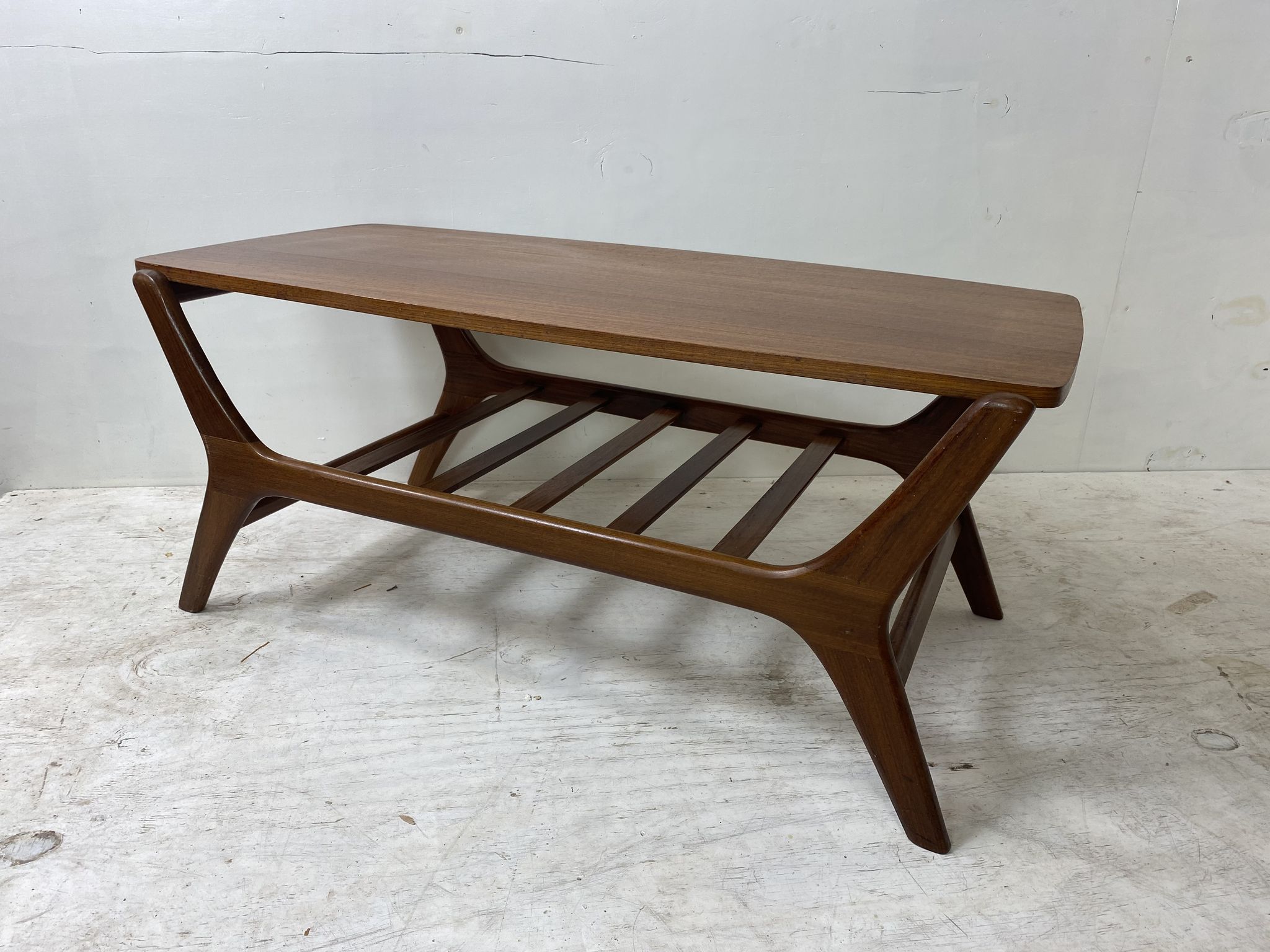 Table basse scandinave en teck par Louis Van Teeffelen pour Wébé