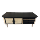 Petite enfilade avec inserts en rotin