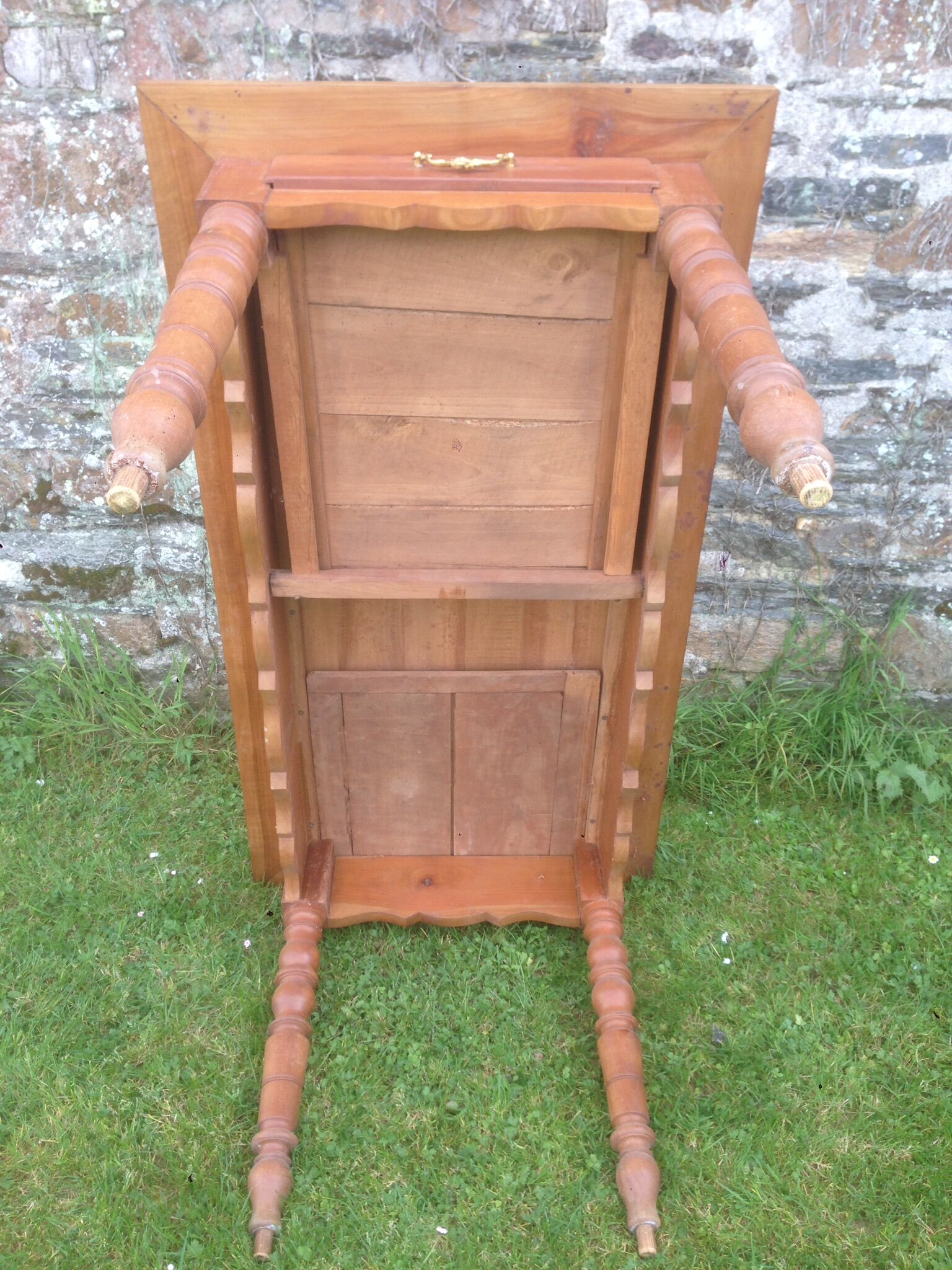 Farm table with turned feet in cherrywood