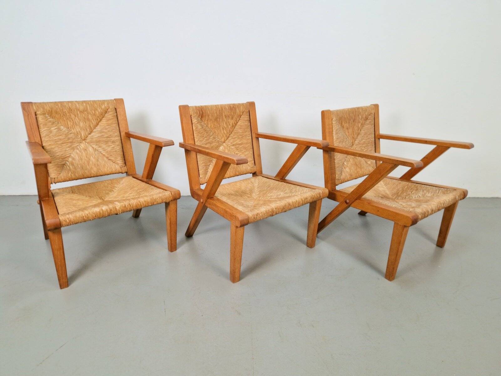 Chaises en bois brutalistes modernistes en paille, années 1940, ensemble de 3