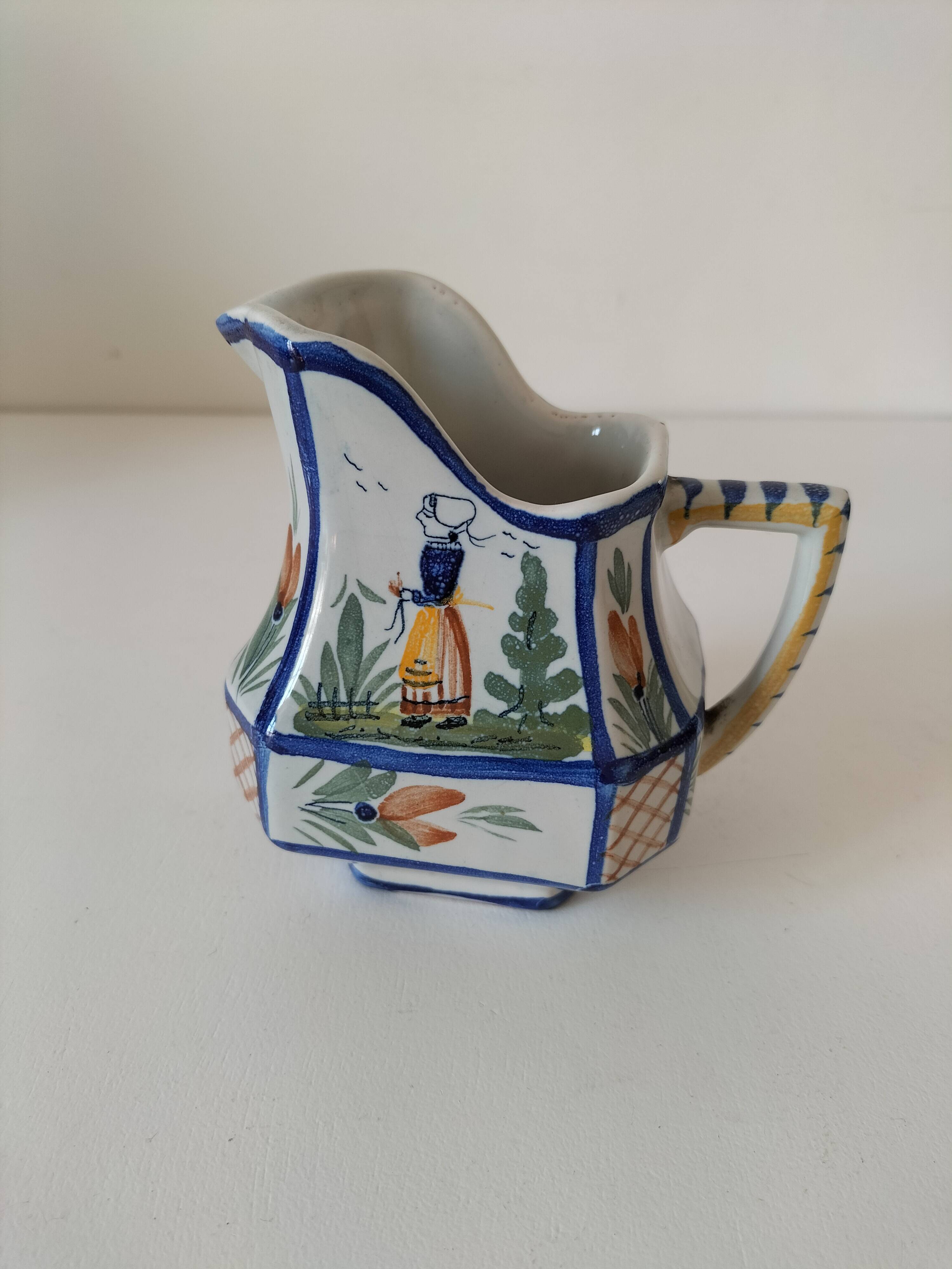 HB Quimper creamer – traditional Breton decor, hand-painted